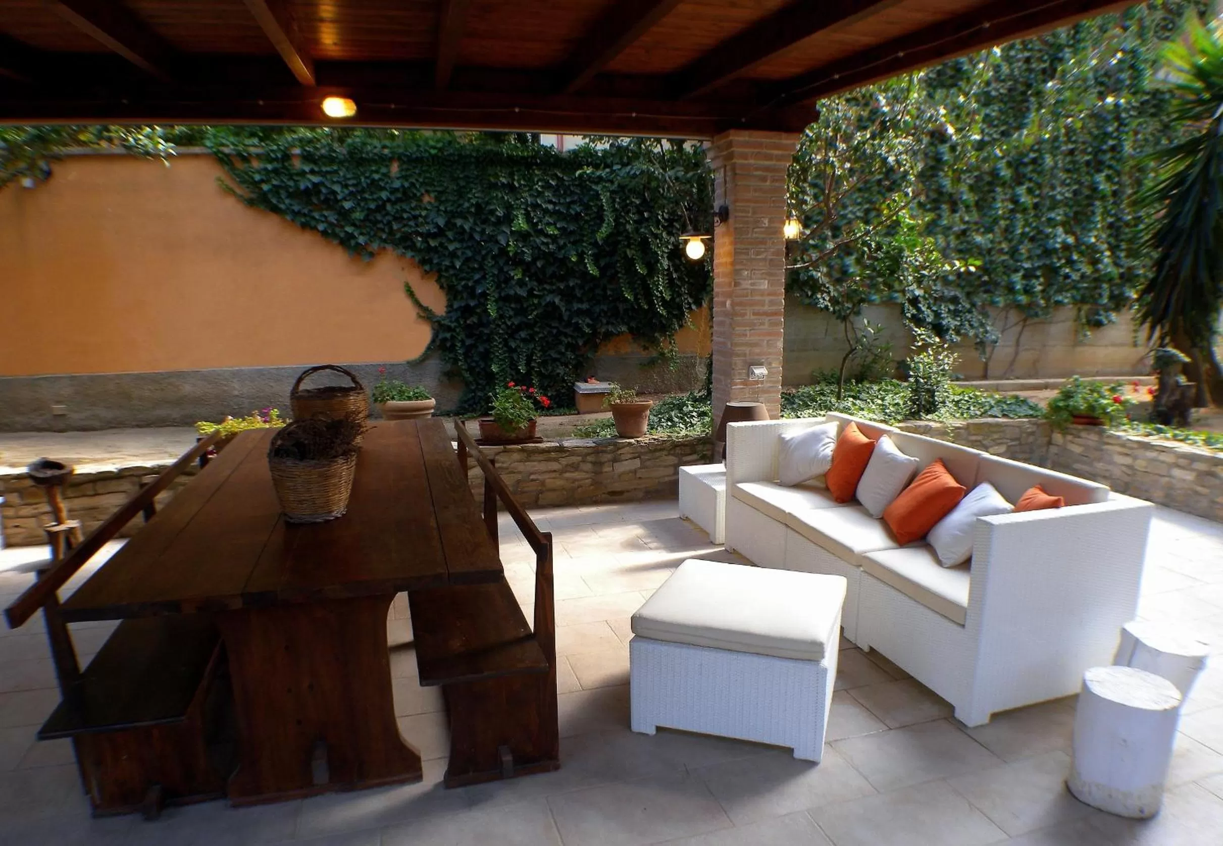 Garden in BB DoliaHouse