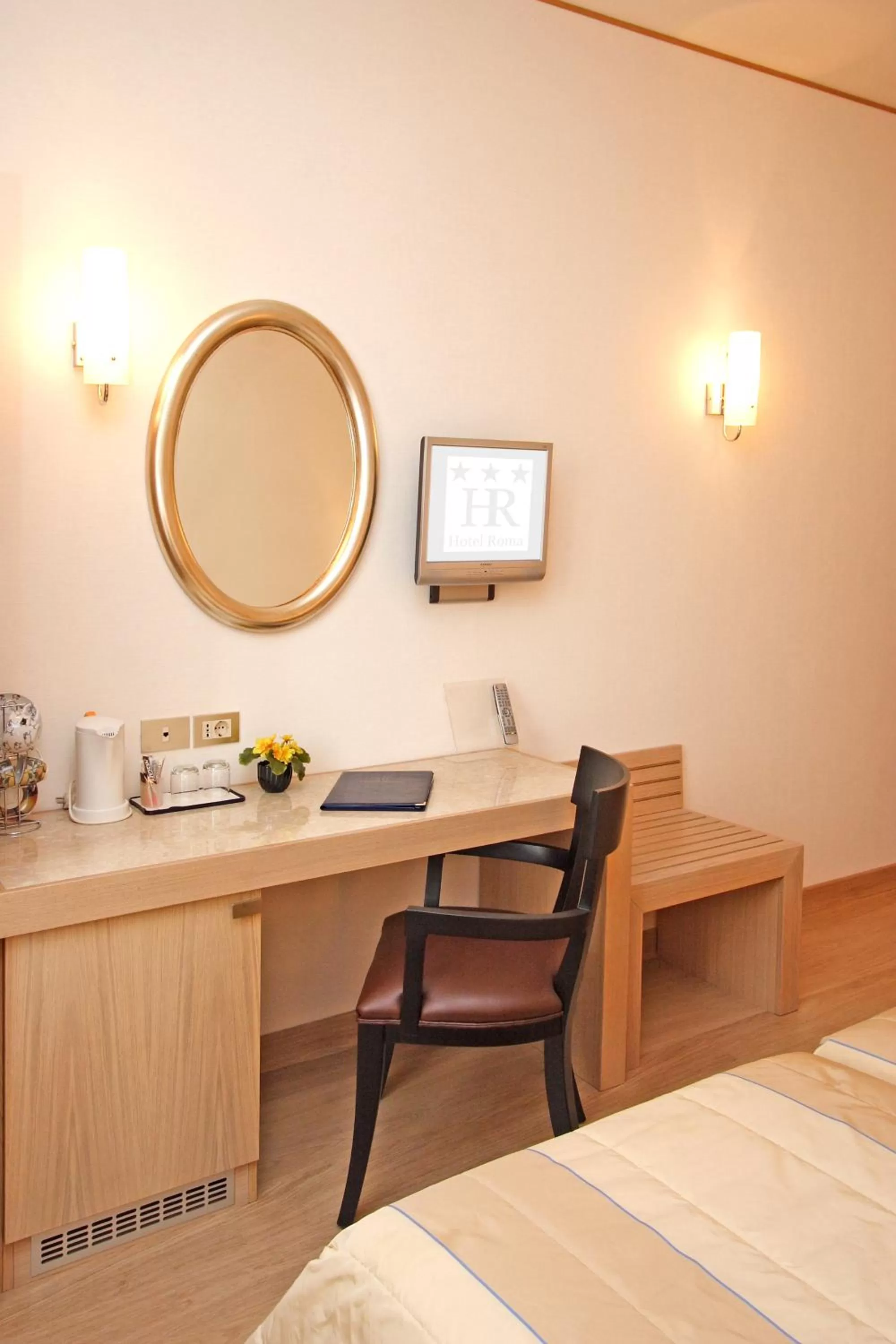 Bedroom, Bed in Hotel Roma