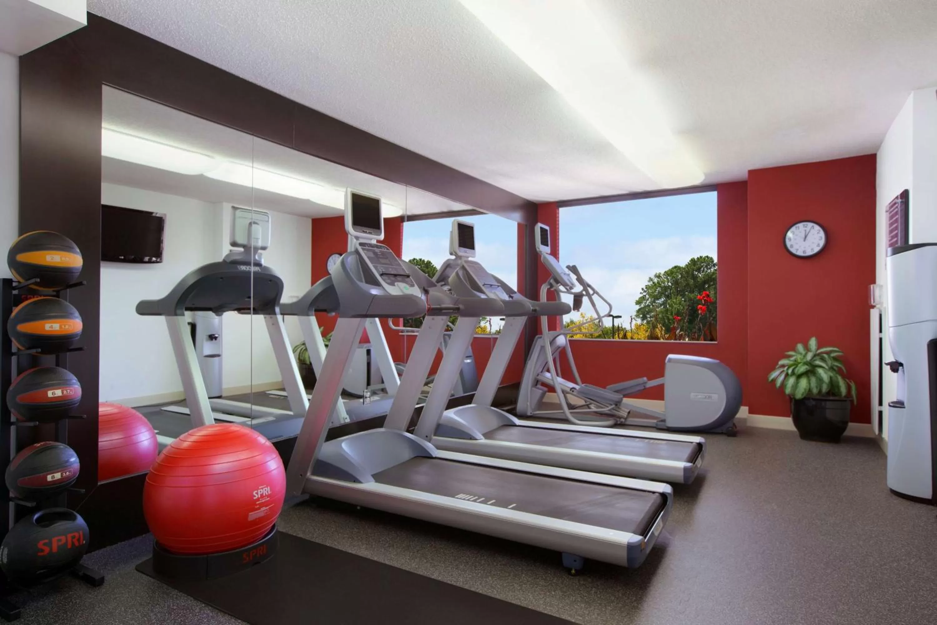 Fitness centre/facilities in Homewood Suites by Hilton Falls Church