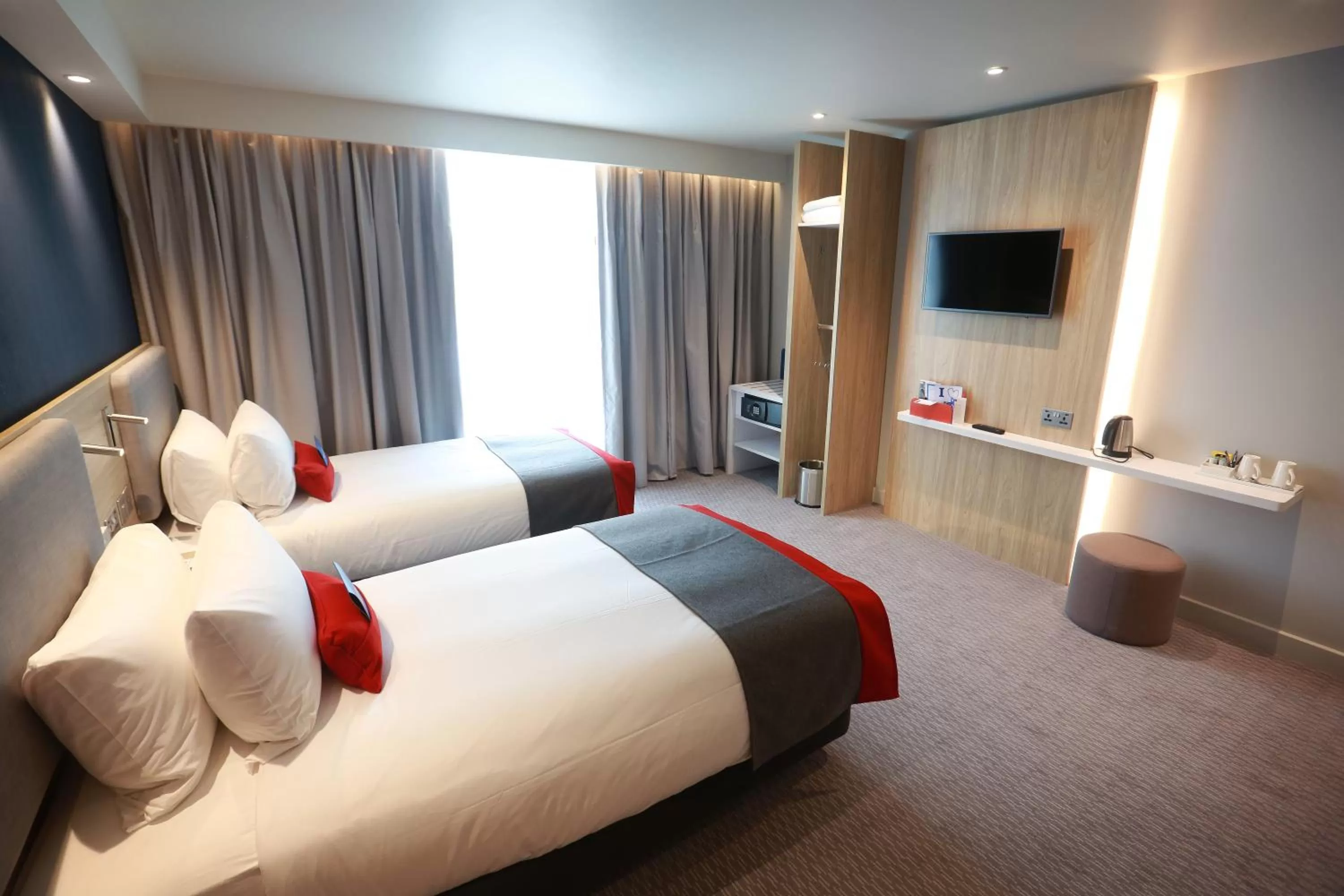 Bed in Holiday Inn Express - Manchester - TRAFFORDCITY by IHG