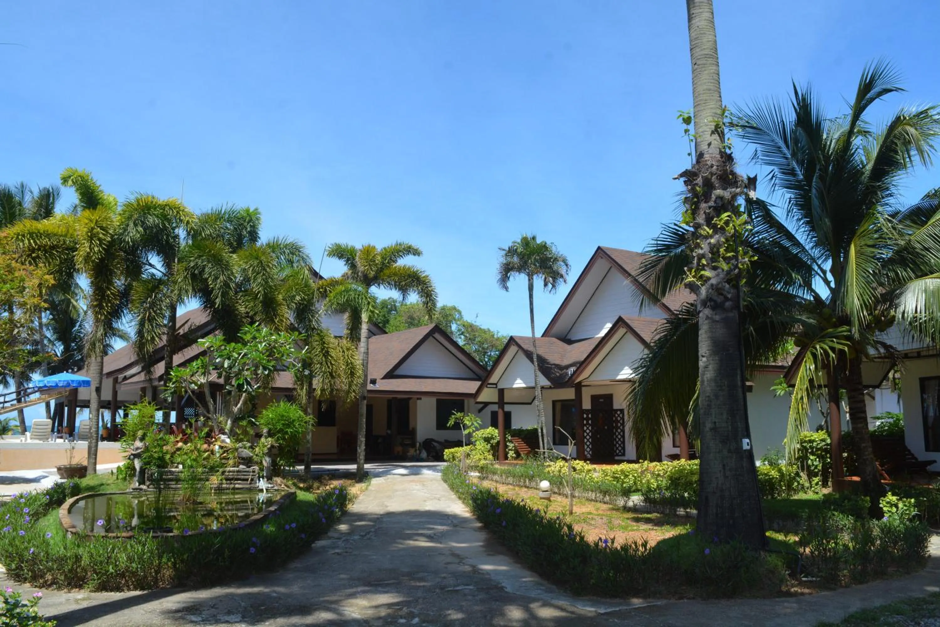 Property building in Lanta IL Mare Beach Resort