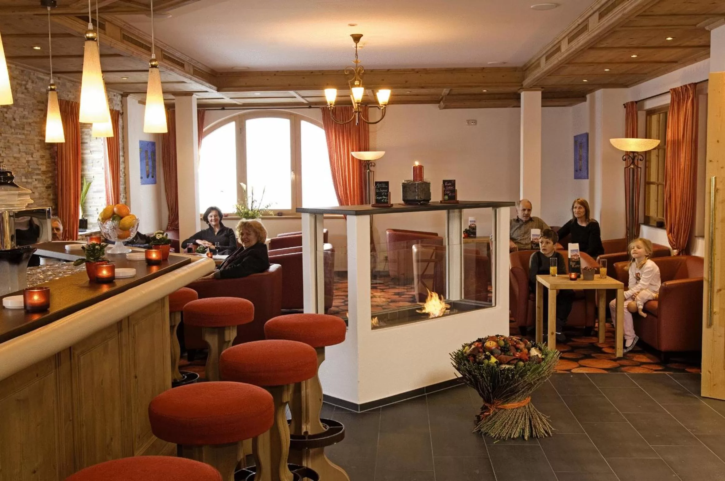 Lounge or bar, Restaurant/Places to Eat in Hotel Alpen Residence