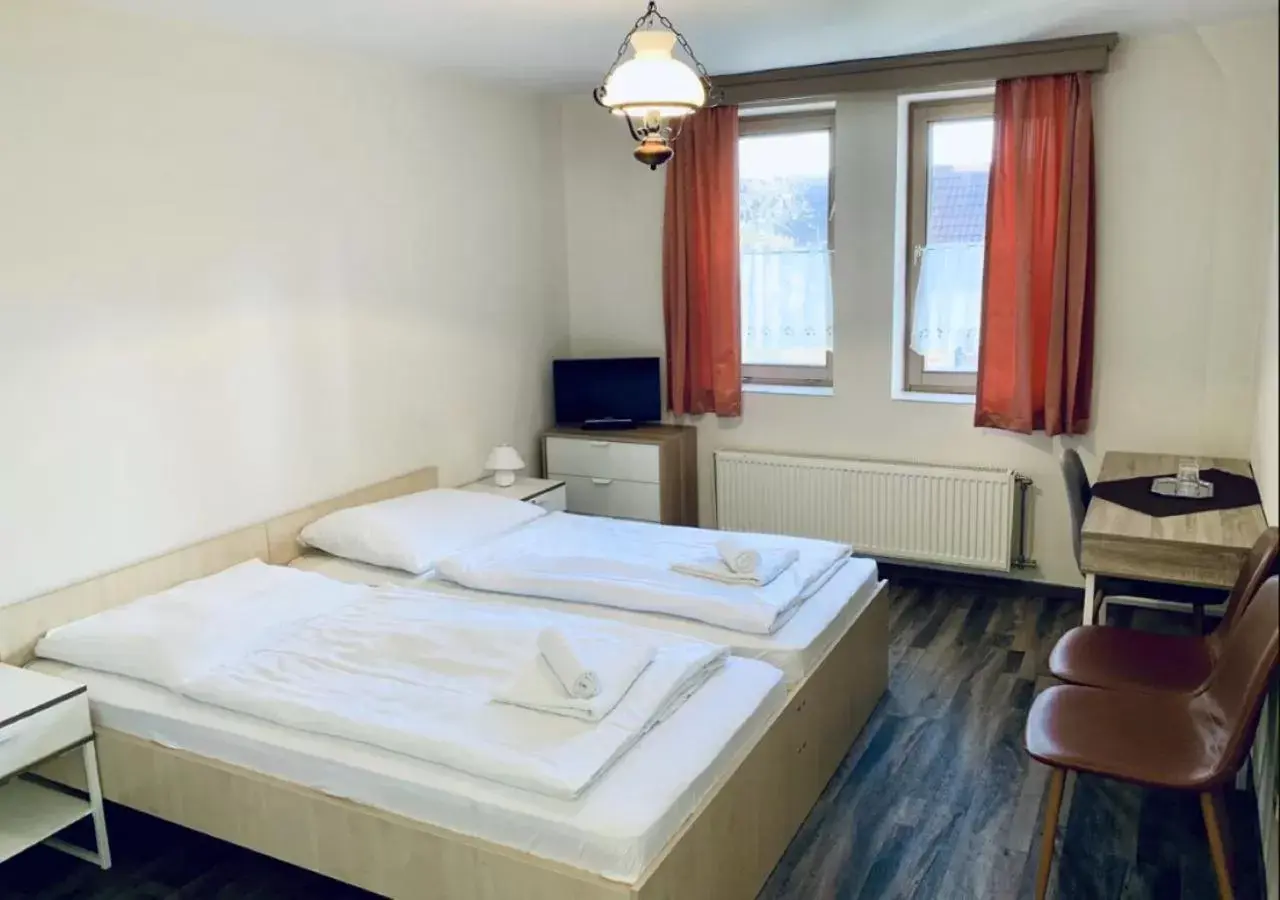 Twin Room - single occupancy in Révész Hotel, Restaurant and Rosa Spa Twin Room - single occupancy in Révész Hotel, Restaurant and Rosa Spa