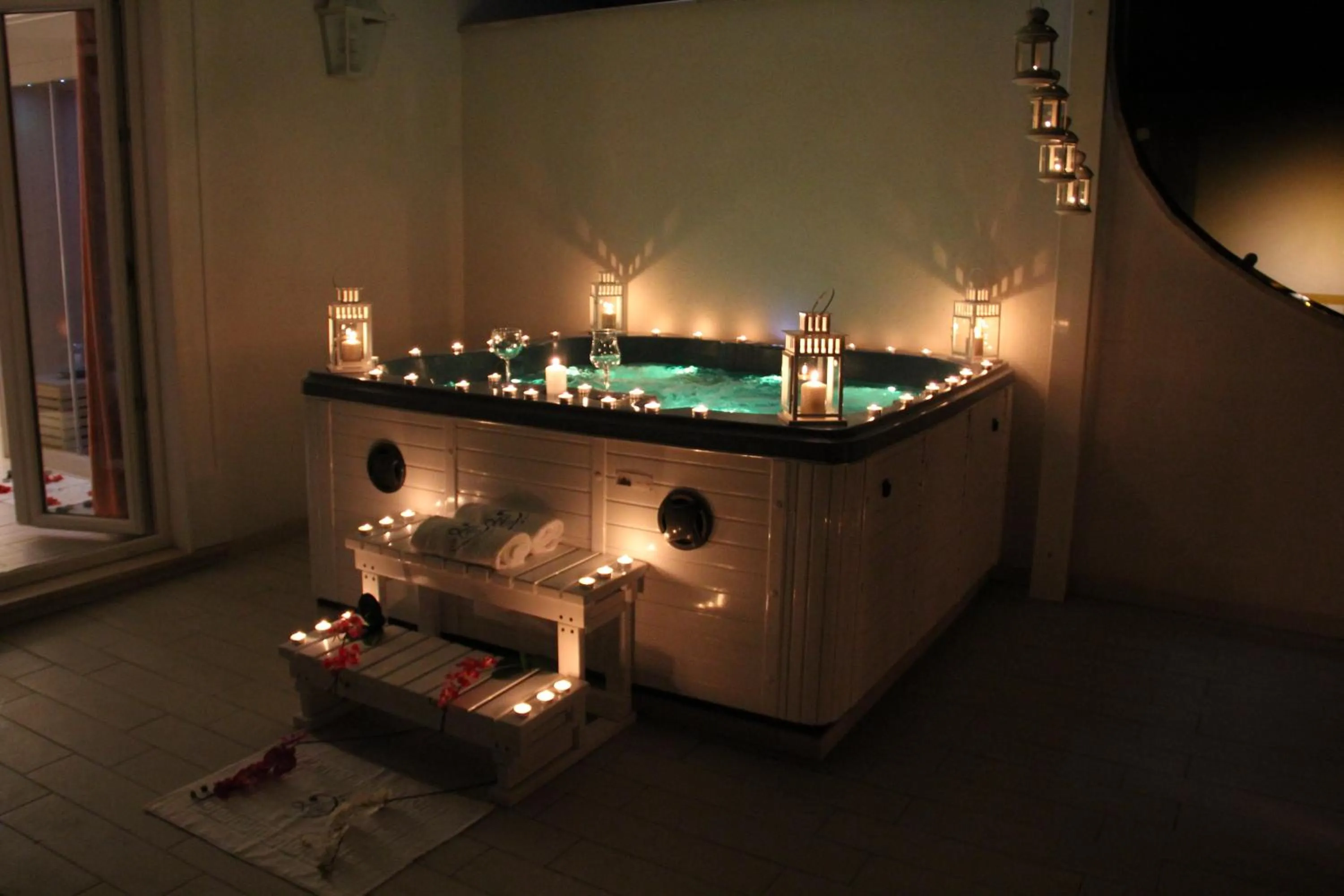 Hot Tub in Ludwig Boutique Hotel & Spa