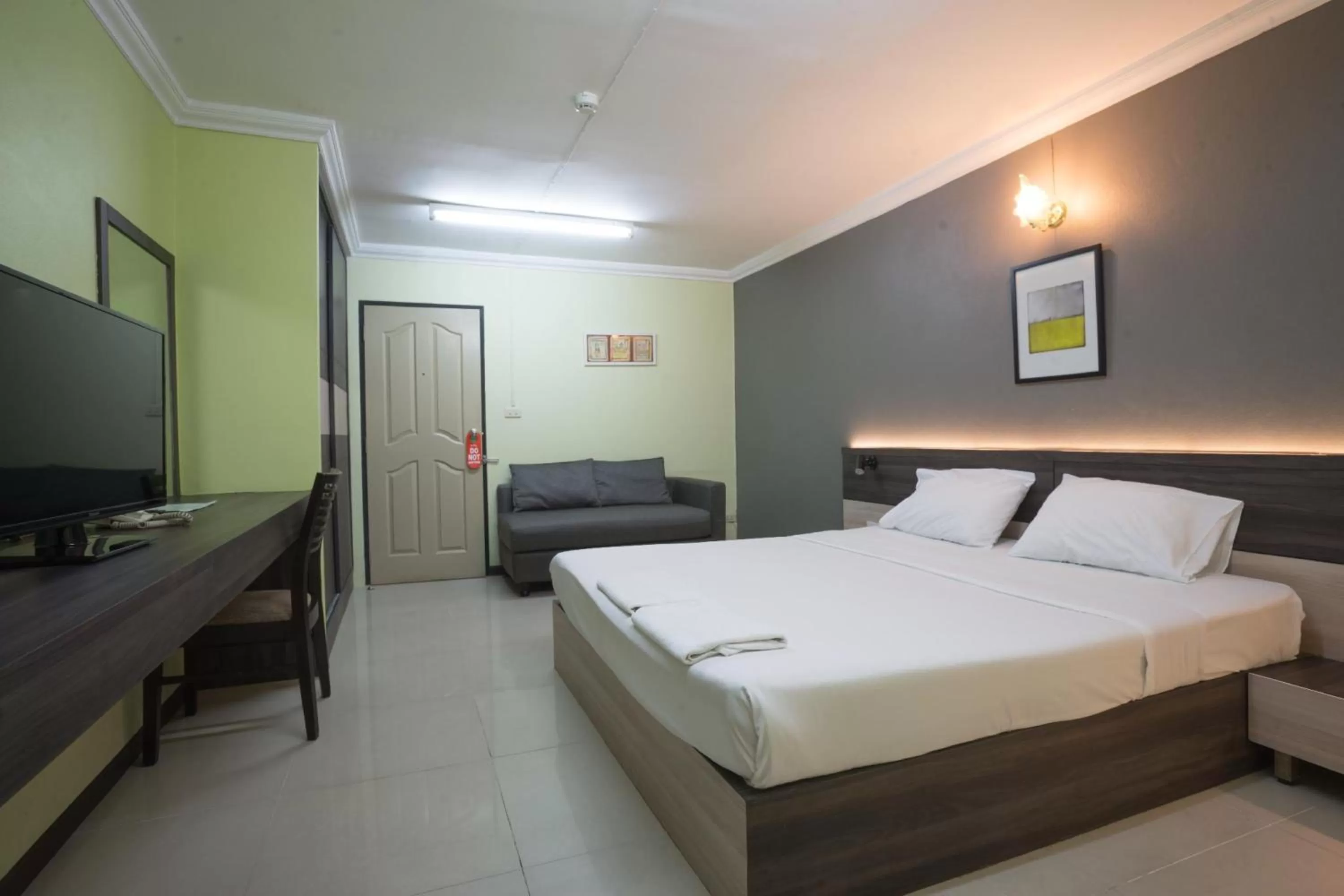 Bedroom, Bed in Smith Residence