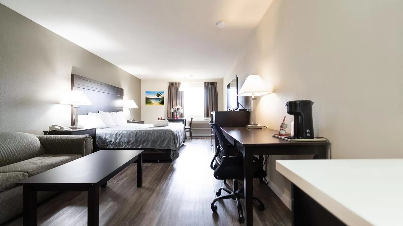 Photo of the whole room, Bed in Ocean Star Inn