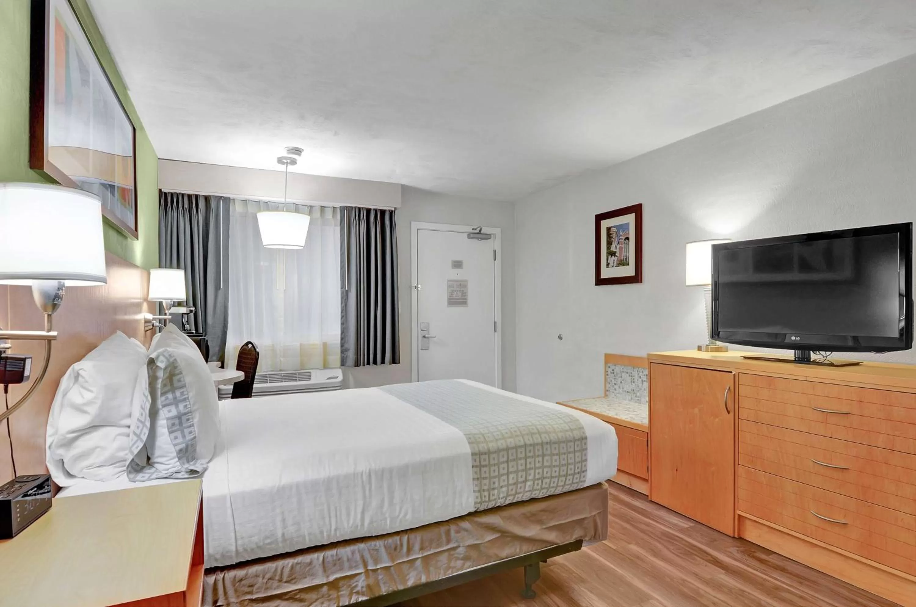 Photo of the whole room, Bed in Hotel Nexus; BW Signature Collection