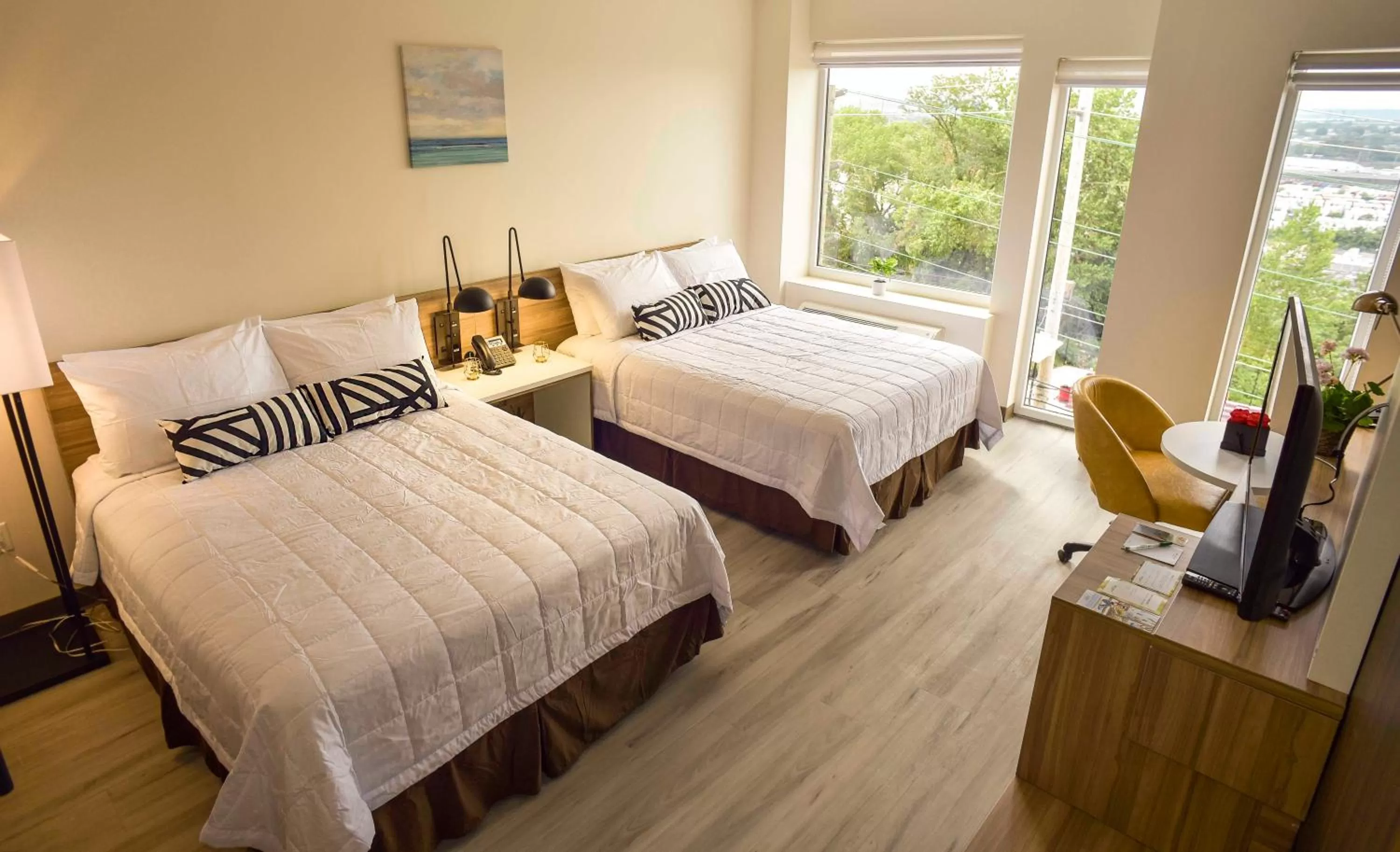 Bedroom, Bed in Wyndham Garden North Bergen - Secaucus