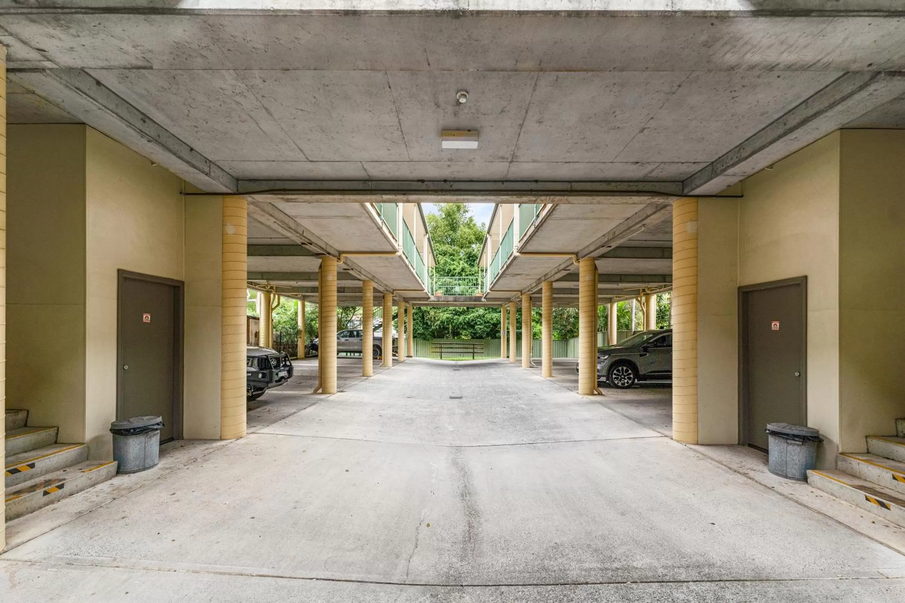 Parking in Bent Street Motor Inn