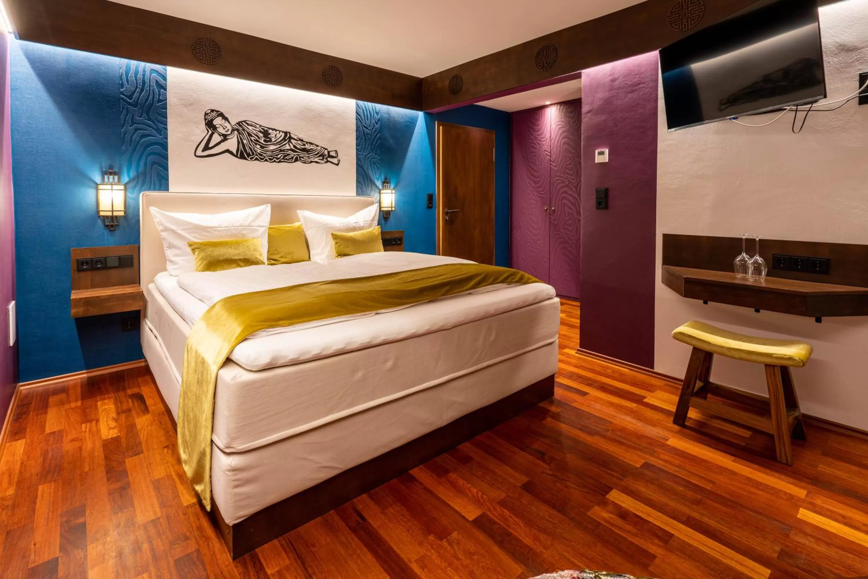 Photo of the whole room, Bed in Hotel Luina Beach