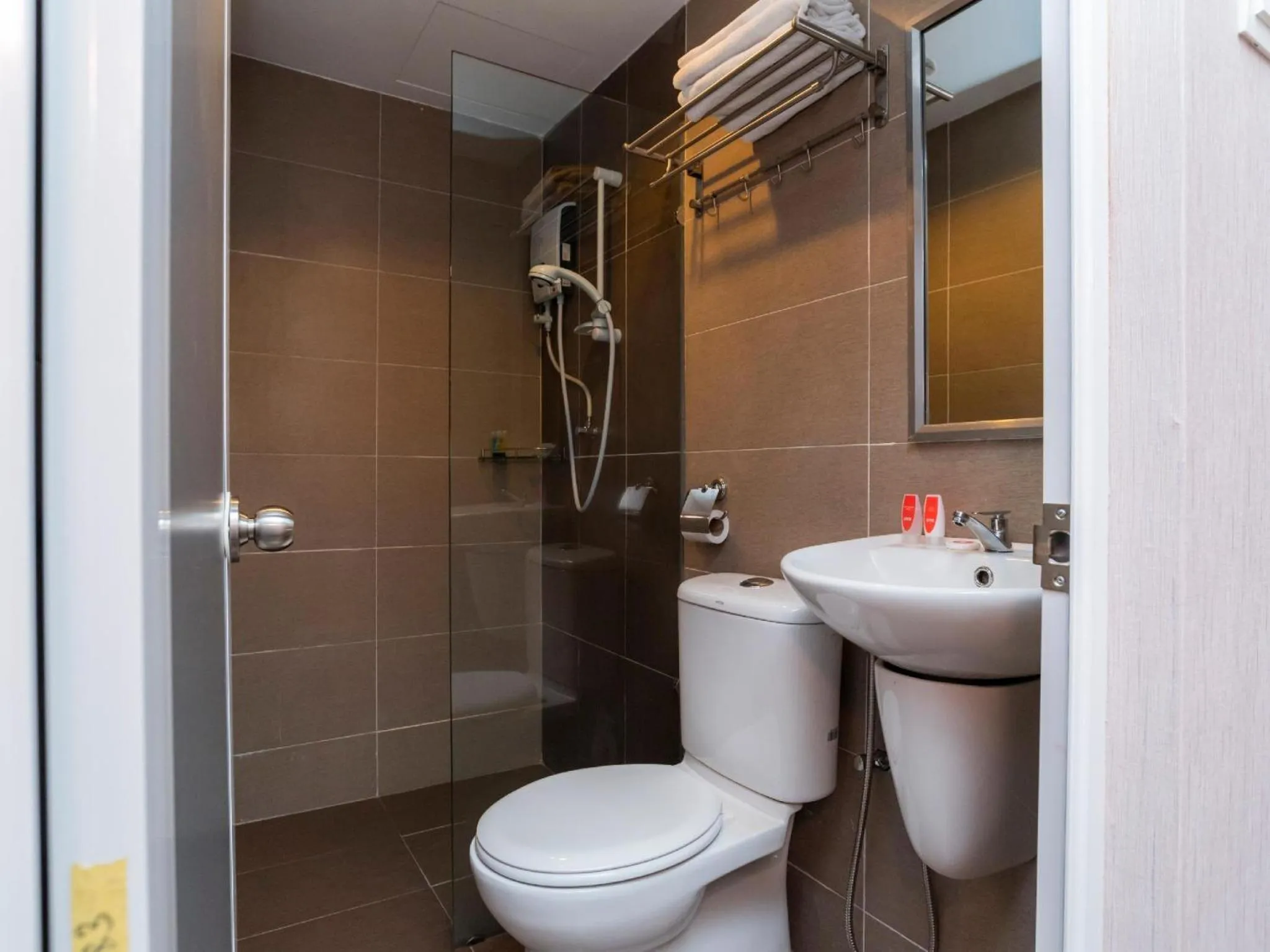 Bathroom in Hotel 101 Ulu Tiram