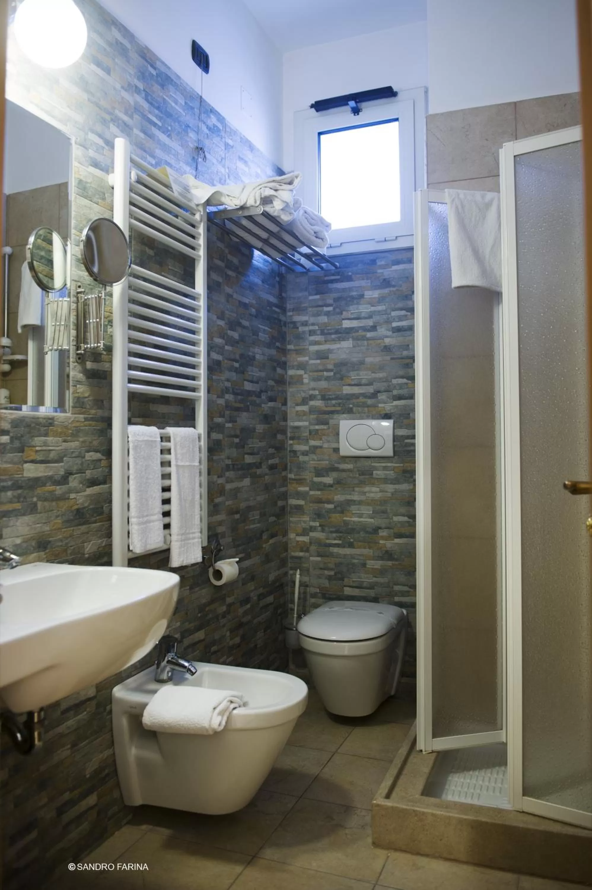 Bathroom in Accord Le Rose