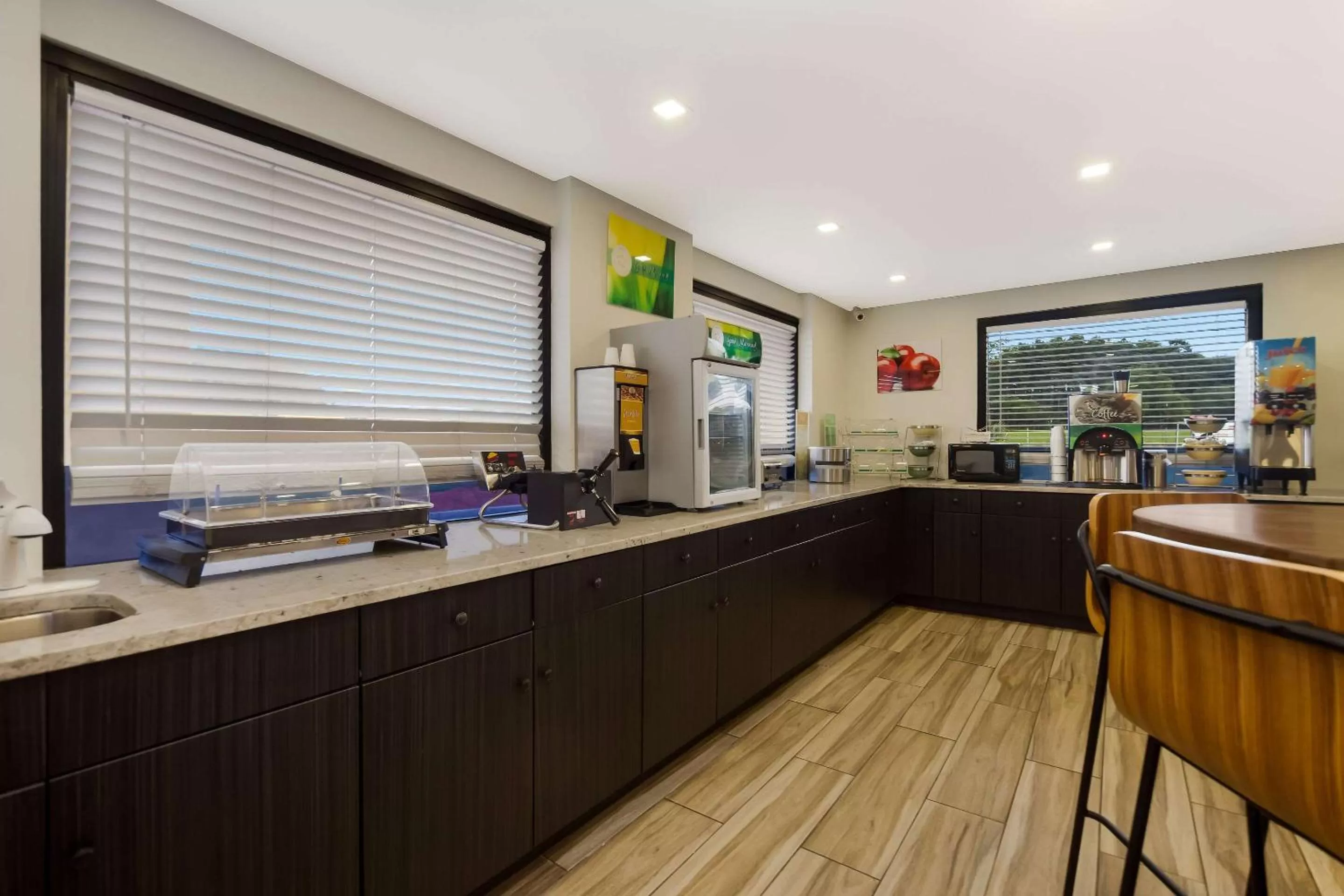 Breakfast in Quality Inn Coliseum