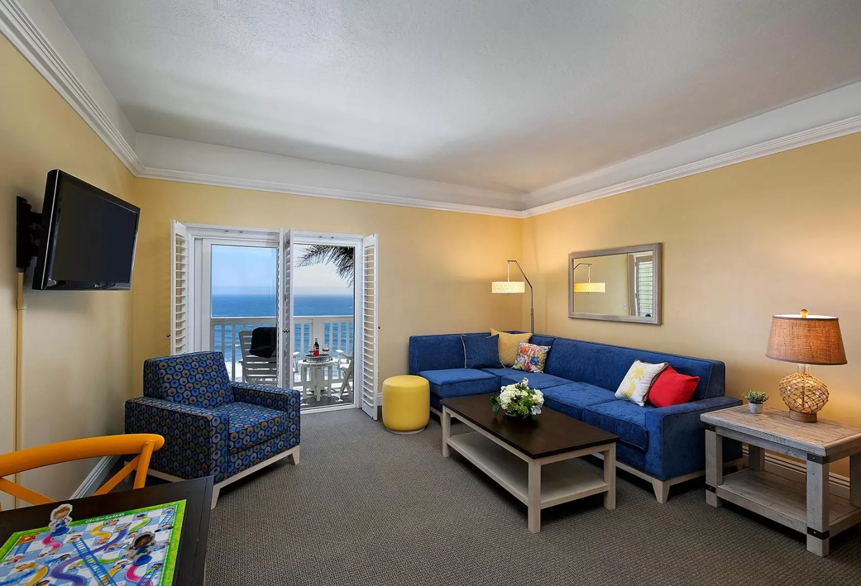 TV and multimedia in Pismo Lighthouse Suites