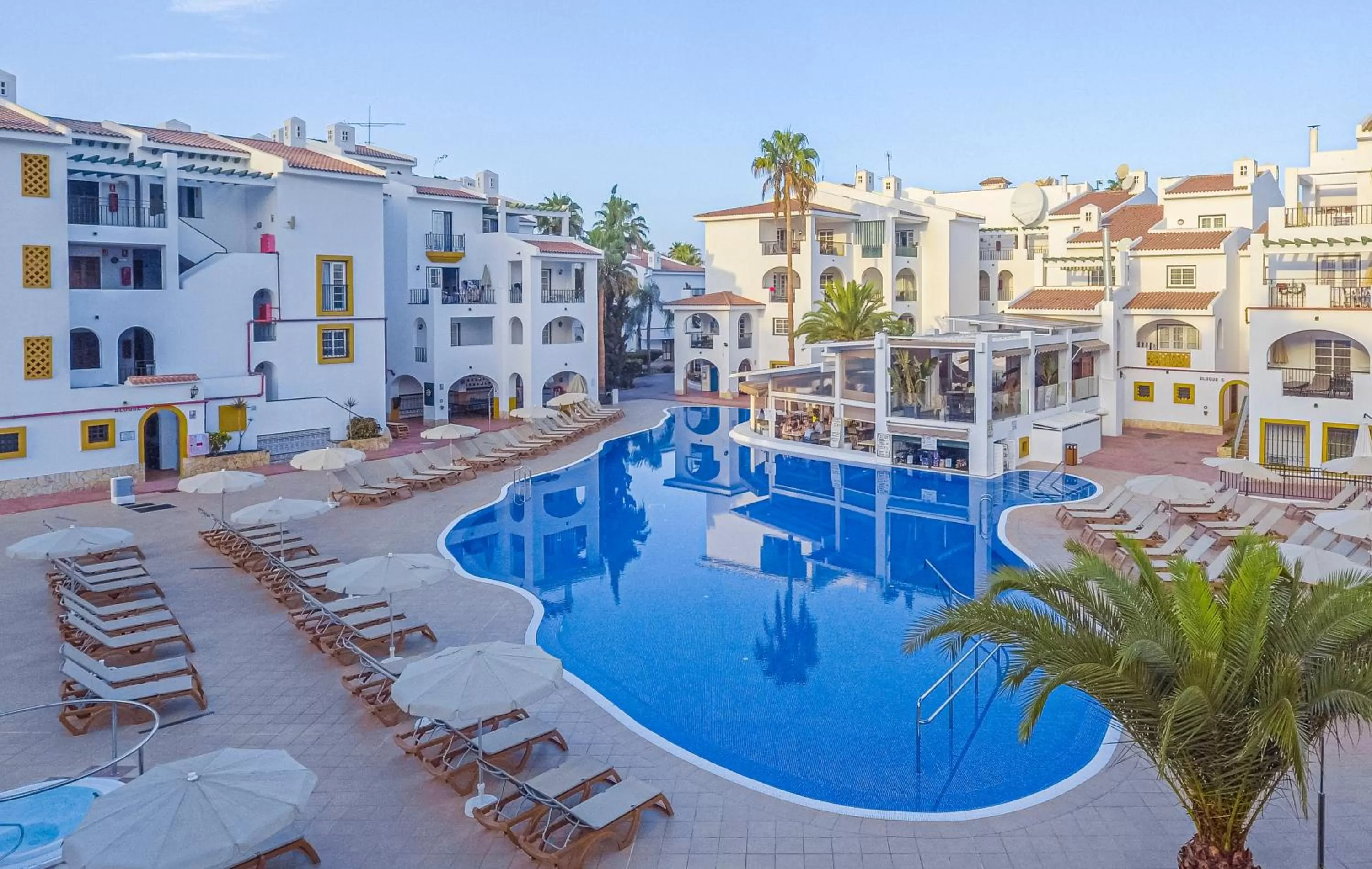 Swimming pool in Sunset Harbour Club