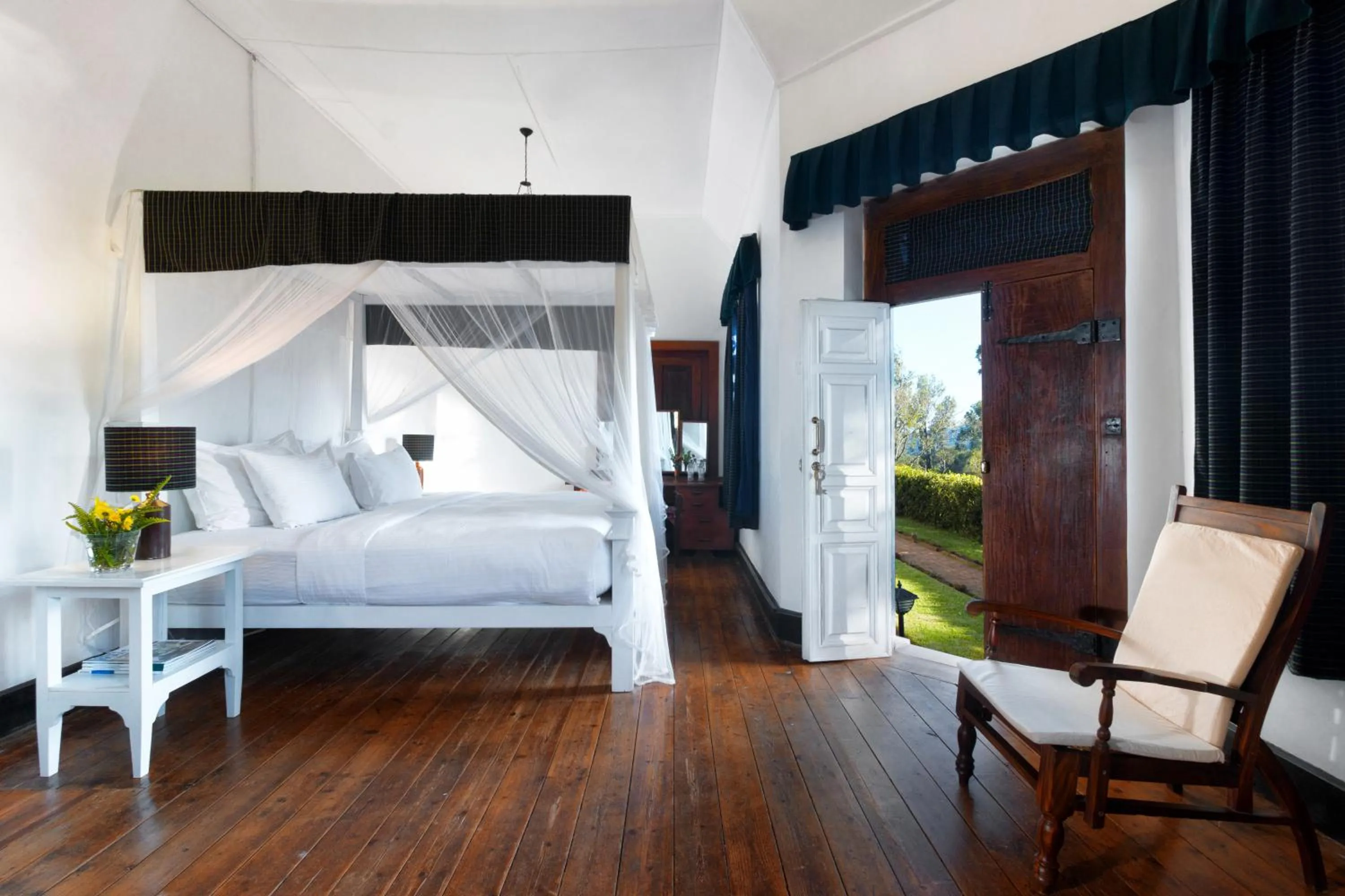 Bed in Scottish Planter Bungalow- Thema Collection