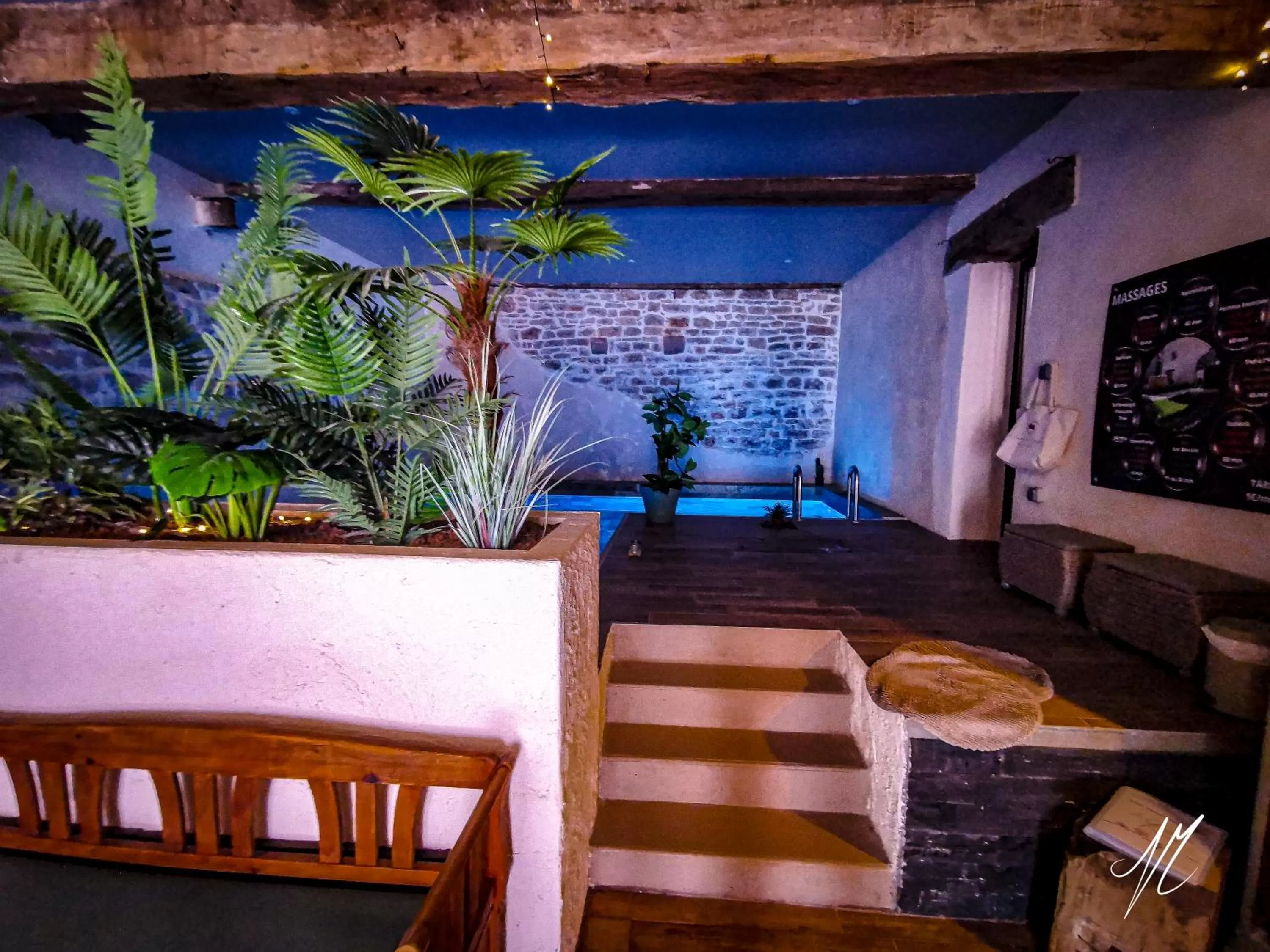 Swimming pool in LA GRANGE DES FRANGINES