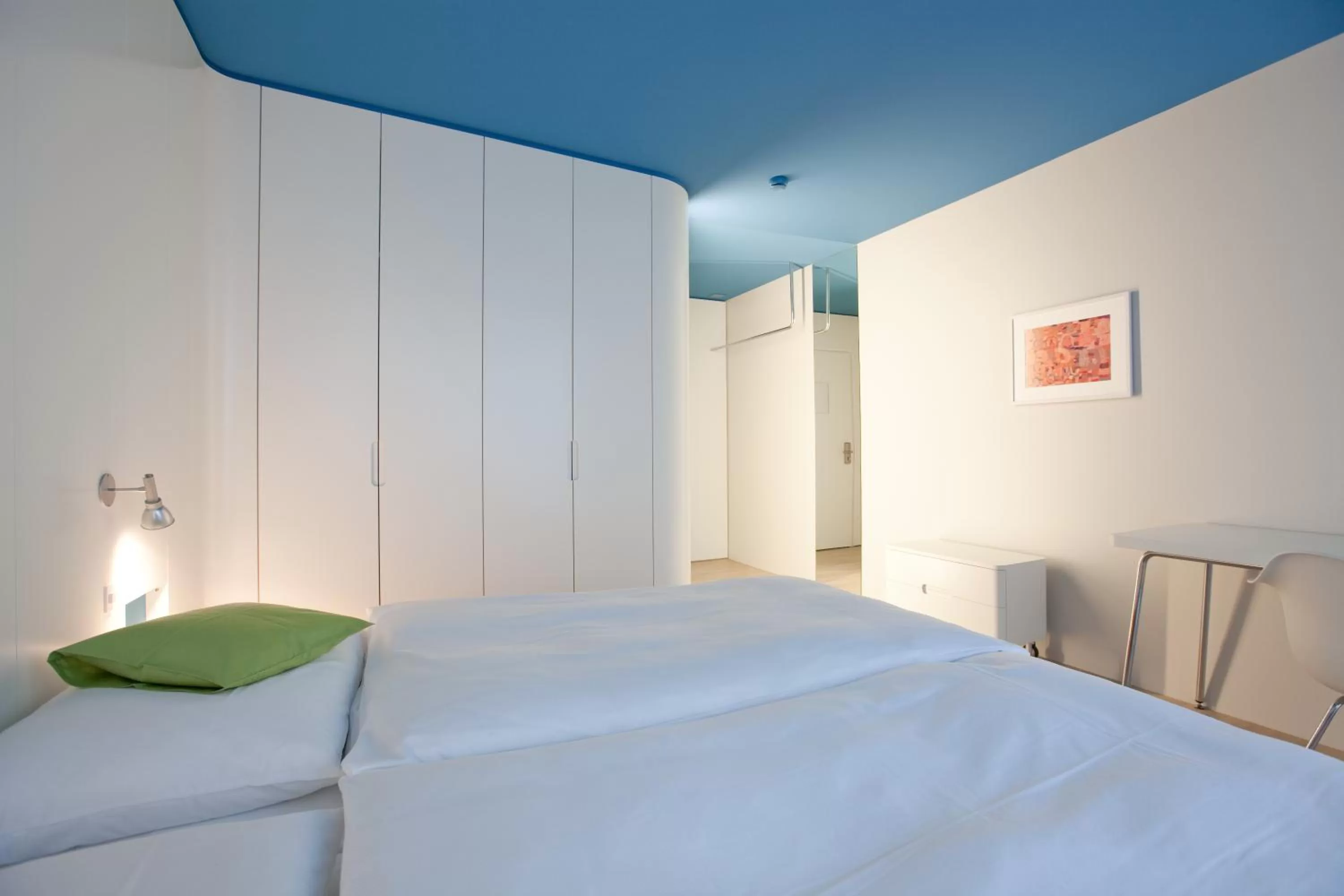 Photo of the whole room, Bed in Hotel Dom