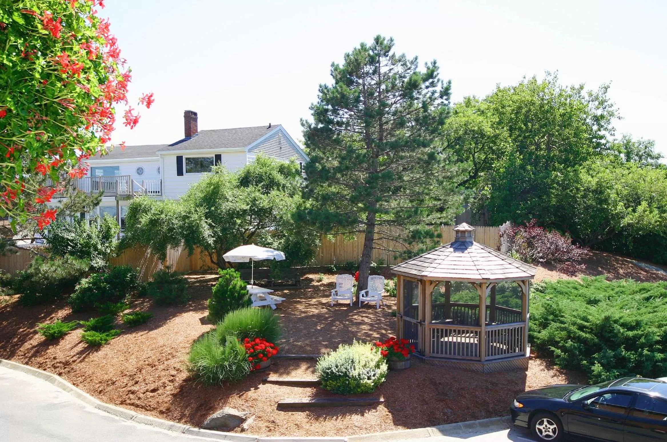 Garden in Cape Ann Motor Inn