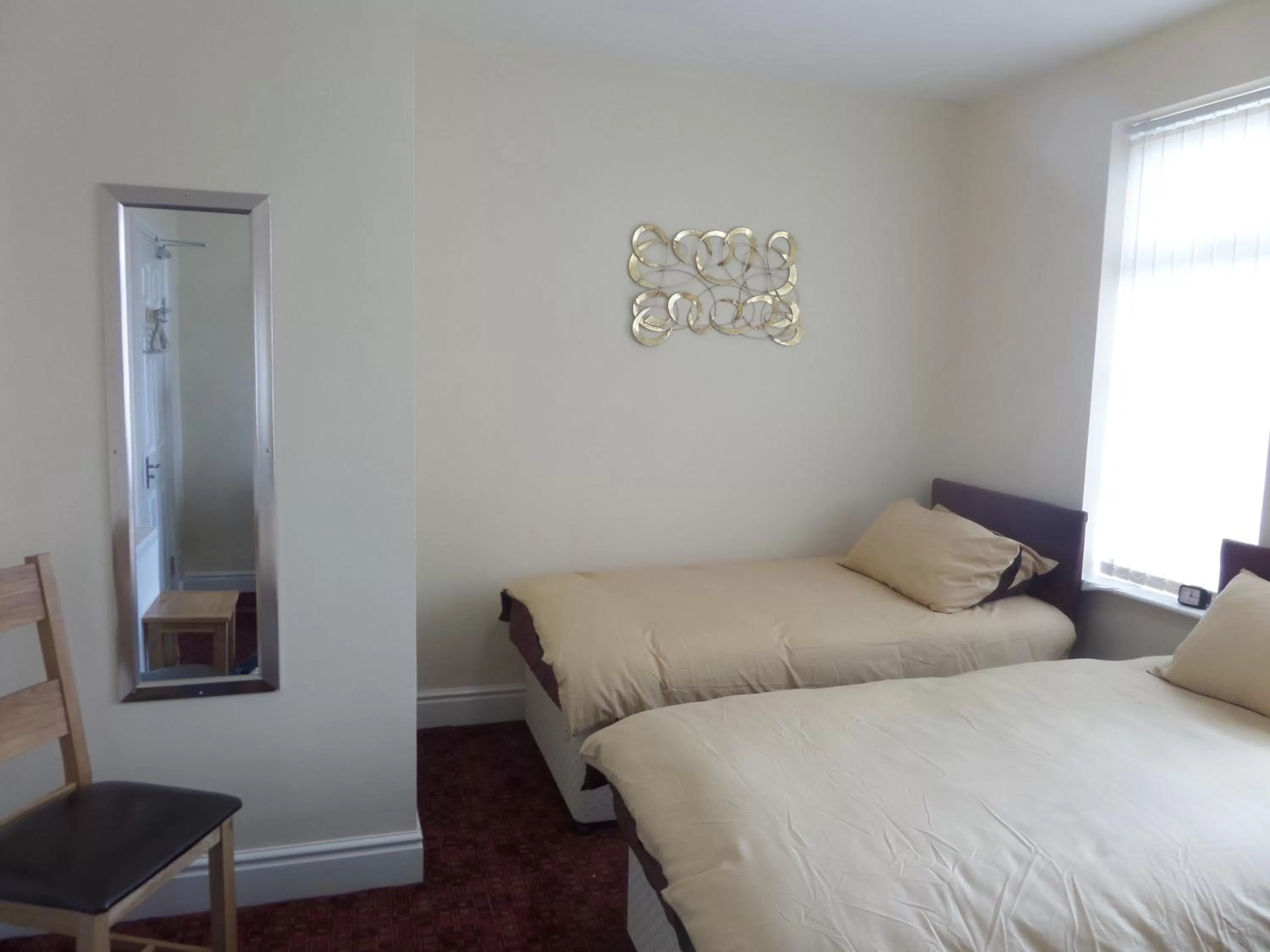 Bathroom, Bed in The Cabbage Hall Hotel