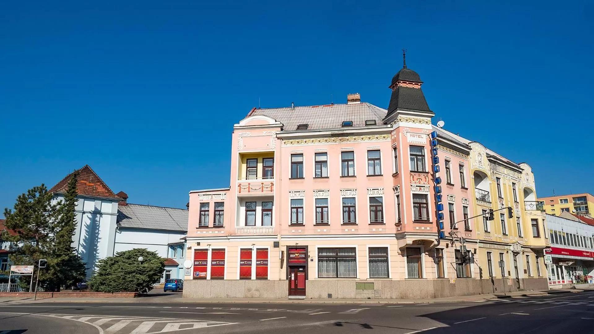 Facade/entrance, Property Building in Hotel Olympia Česká Lípa