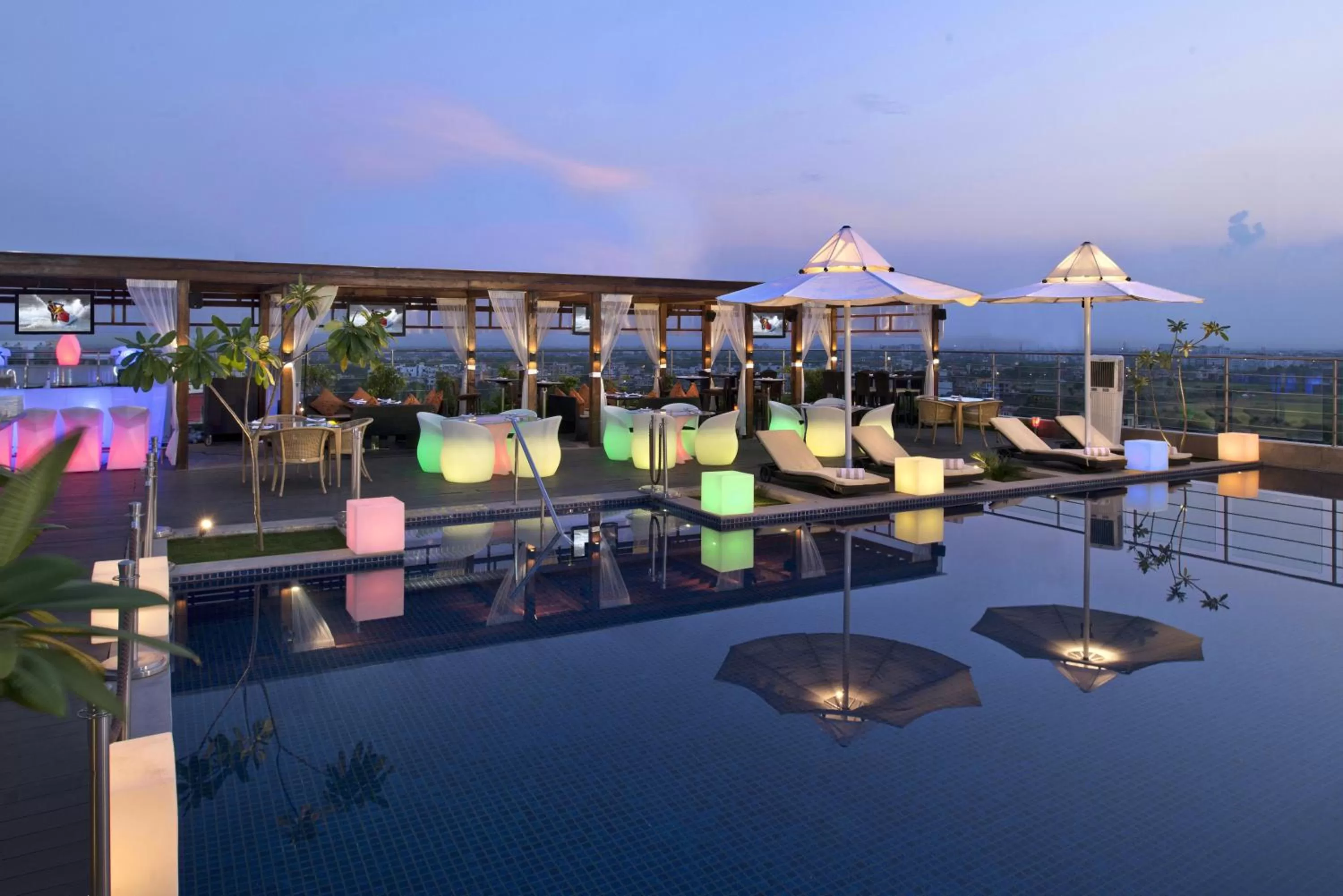 Lounge or bar in Radisson Blu Jaipur