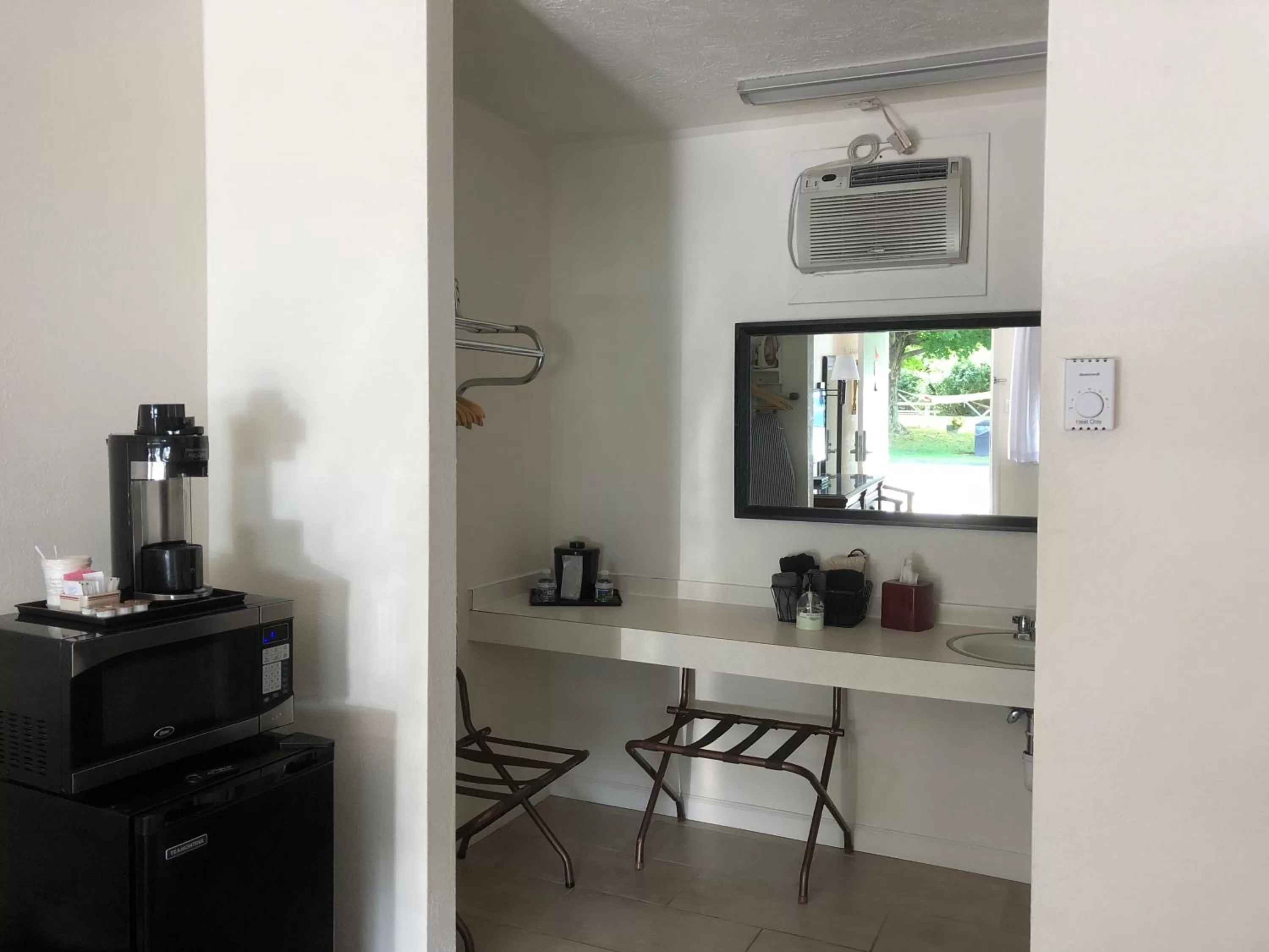 Bathroom in Cardinal Inn