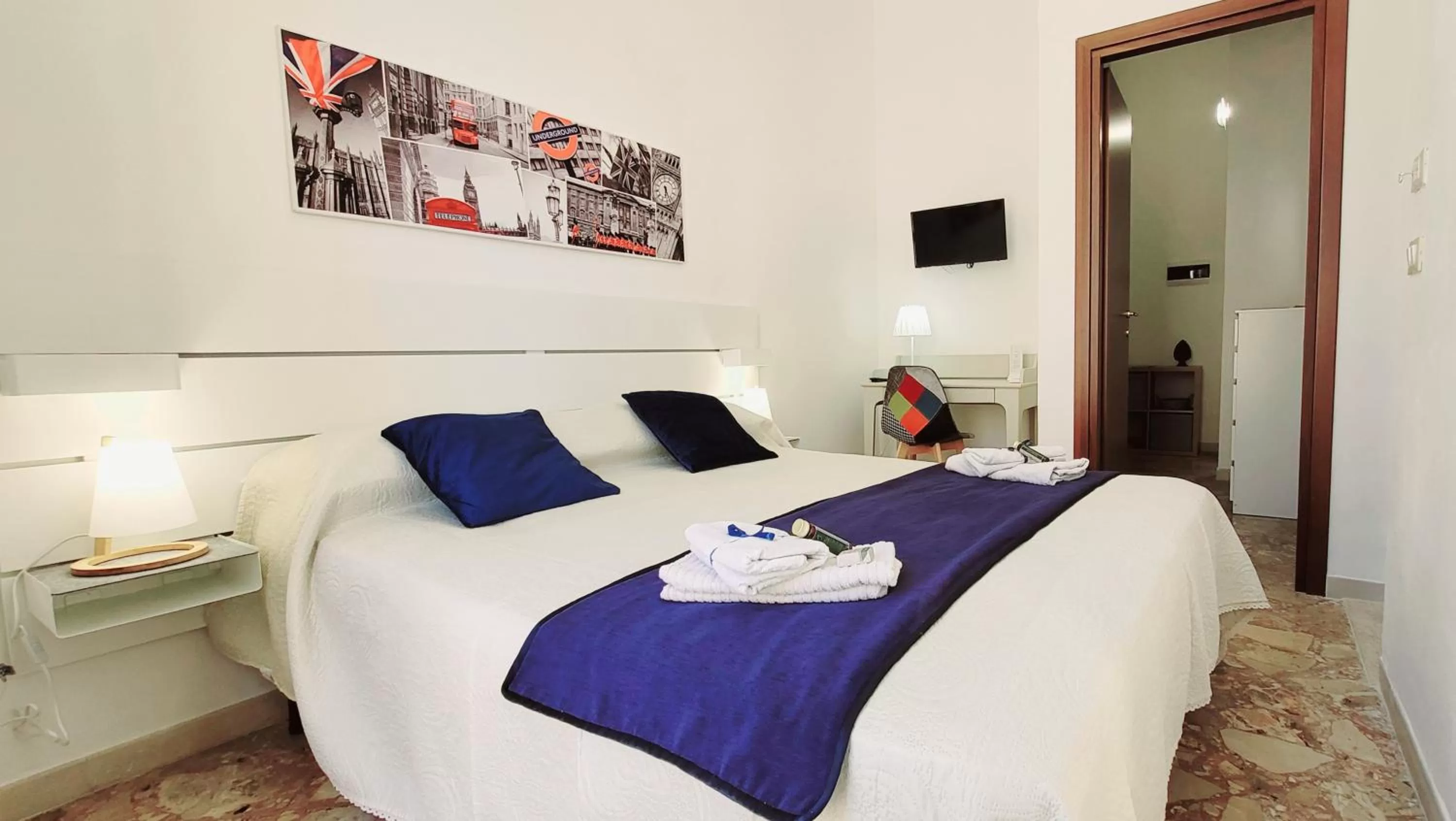 Bed in Zanzi 's Charming Rooms