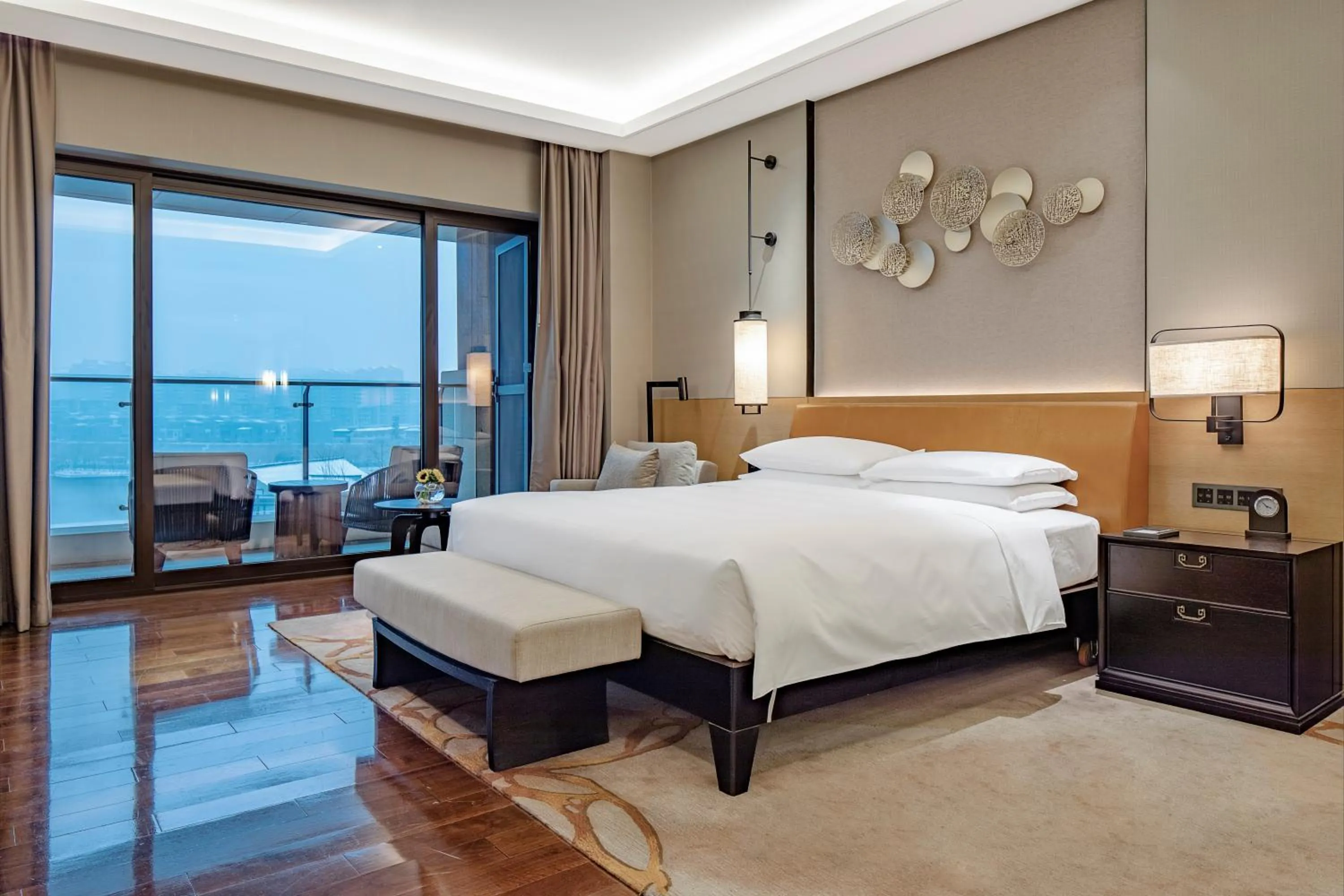 Photo of the whole room, Bed in Hyatt Regency Xi'an