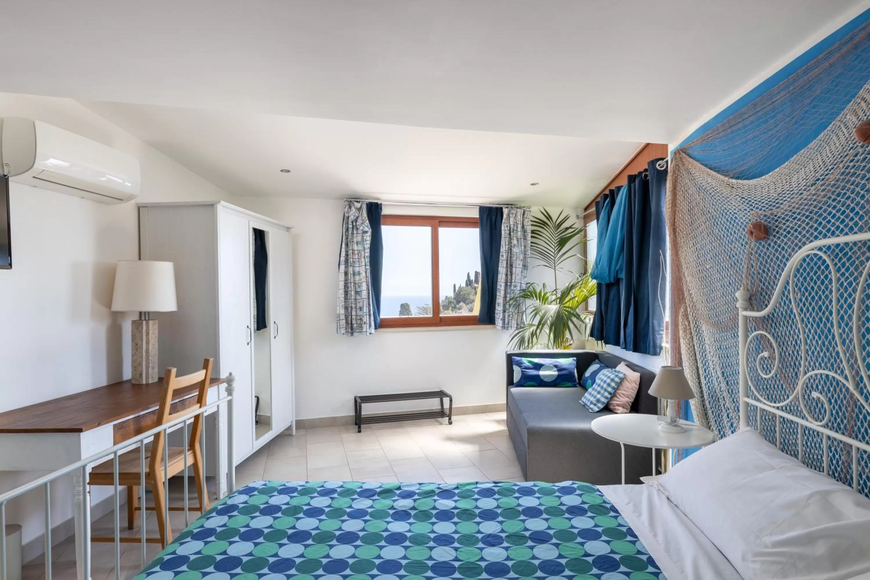 View (from property/room), Bed in Tauromenion Guest House