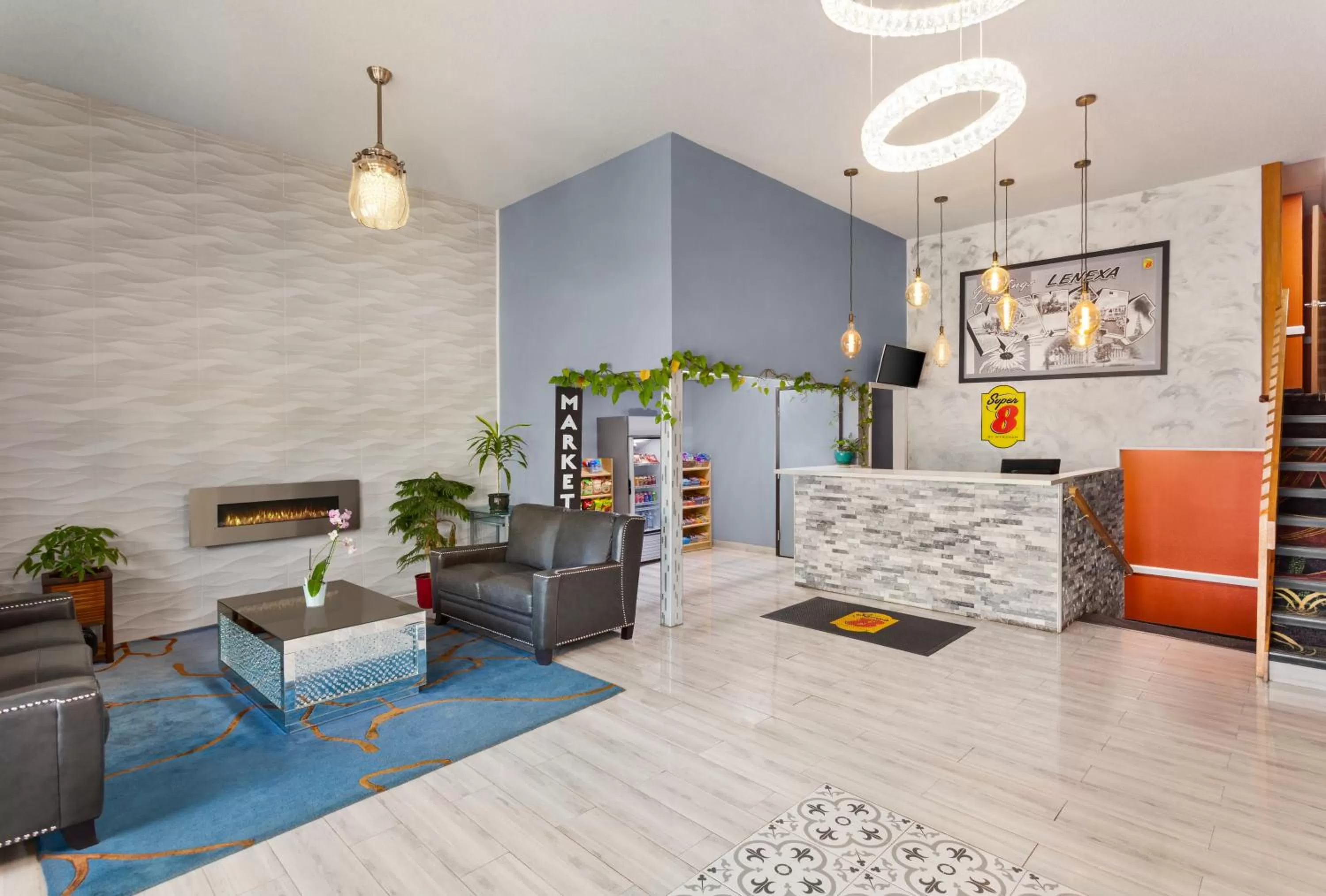 Lobby or reception in Super 8 by Wyndham Lenexa Overland Park Area/Mall Area