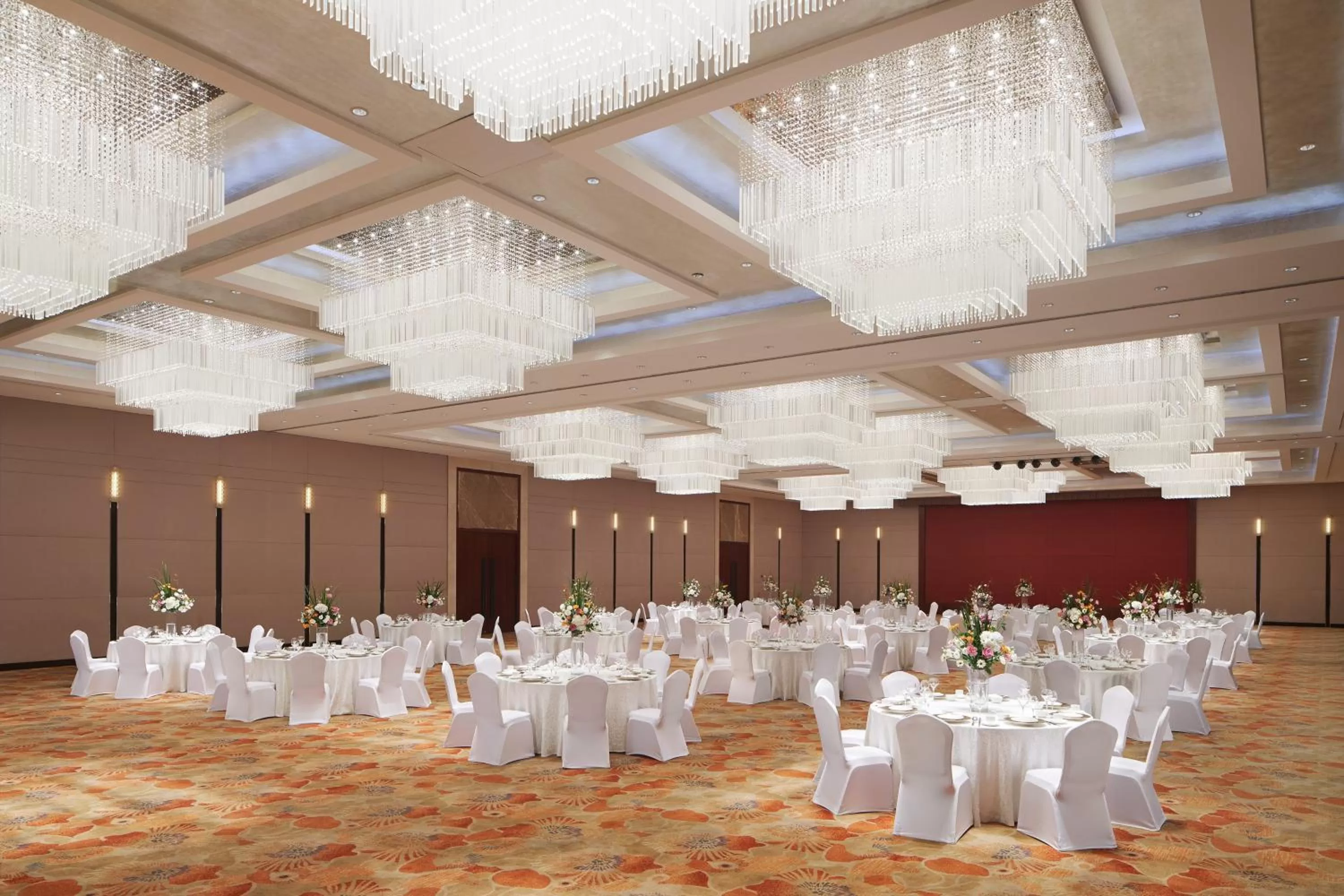 Meeting/conference room in Sheraton Yantai Golden Beach Resort