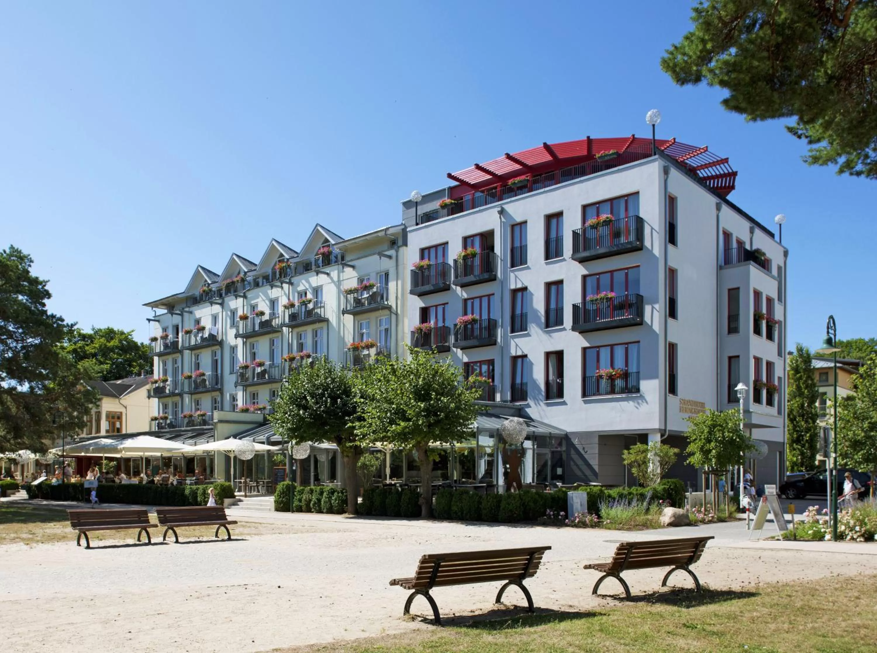 Strandhotel Heringsdorf mit Soleaußenpool 30 Grad