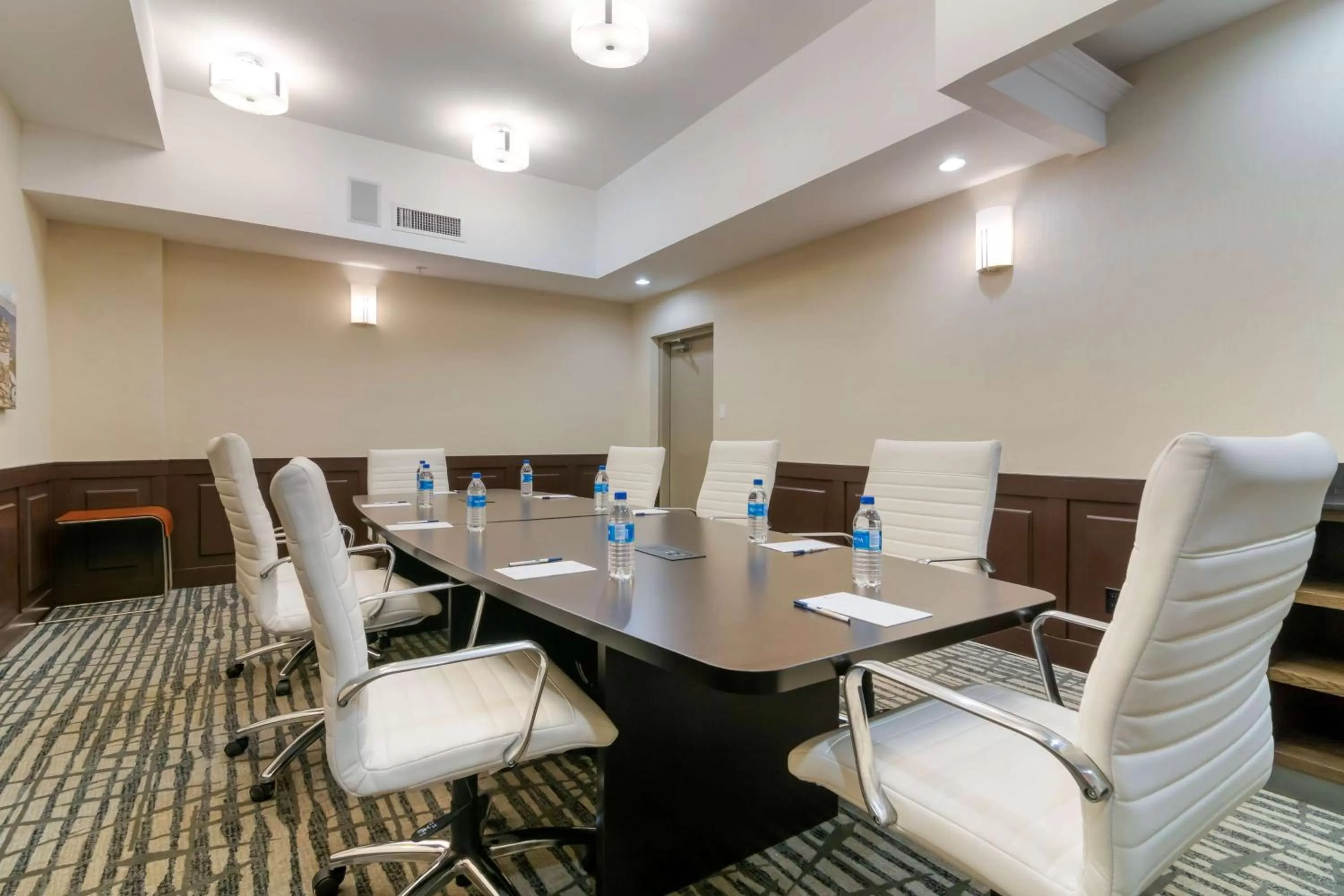 Meeting/conference room in Best Western Premier Aberdeen Kamloops