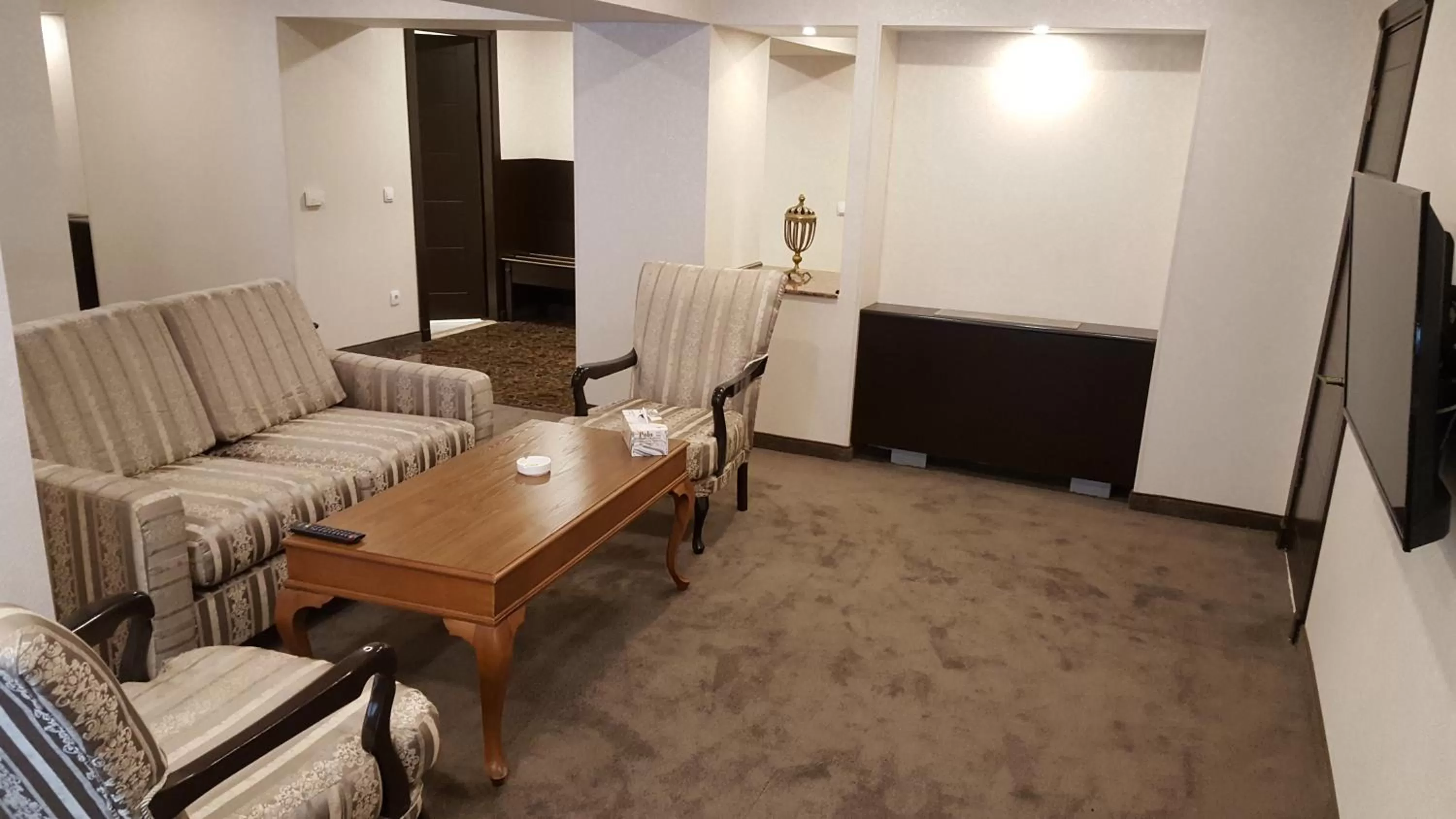 TV and multimedia in Grand Mir Hotel