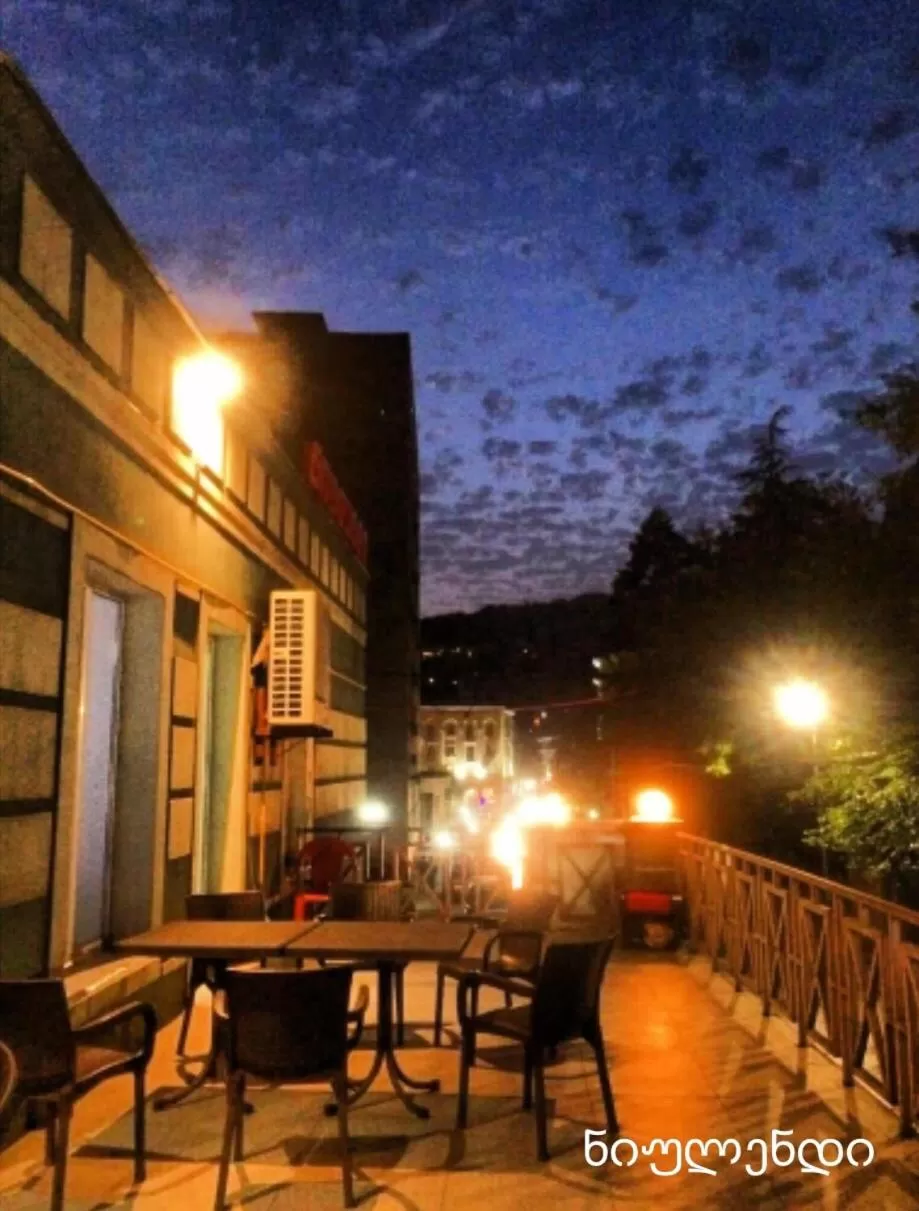 Restaurant/Places to Eat in Hotel Newland