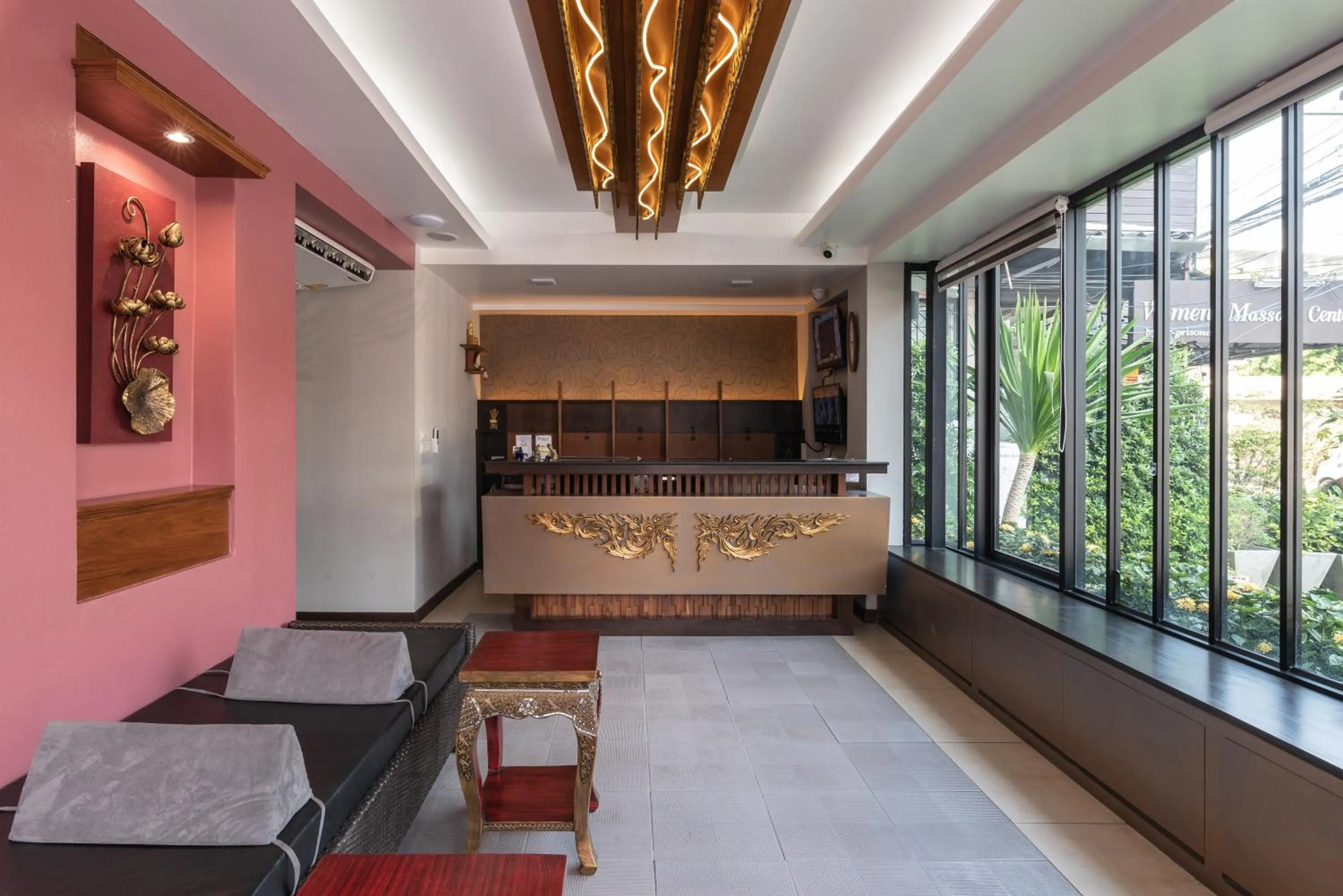 Lobby or reception in Cozytel Chiangmai