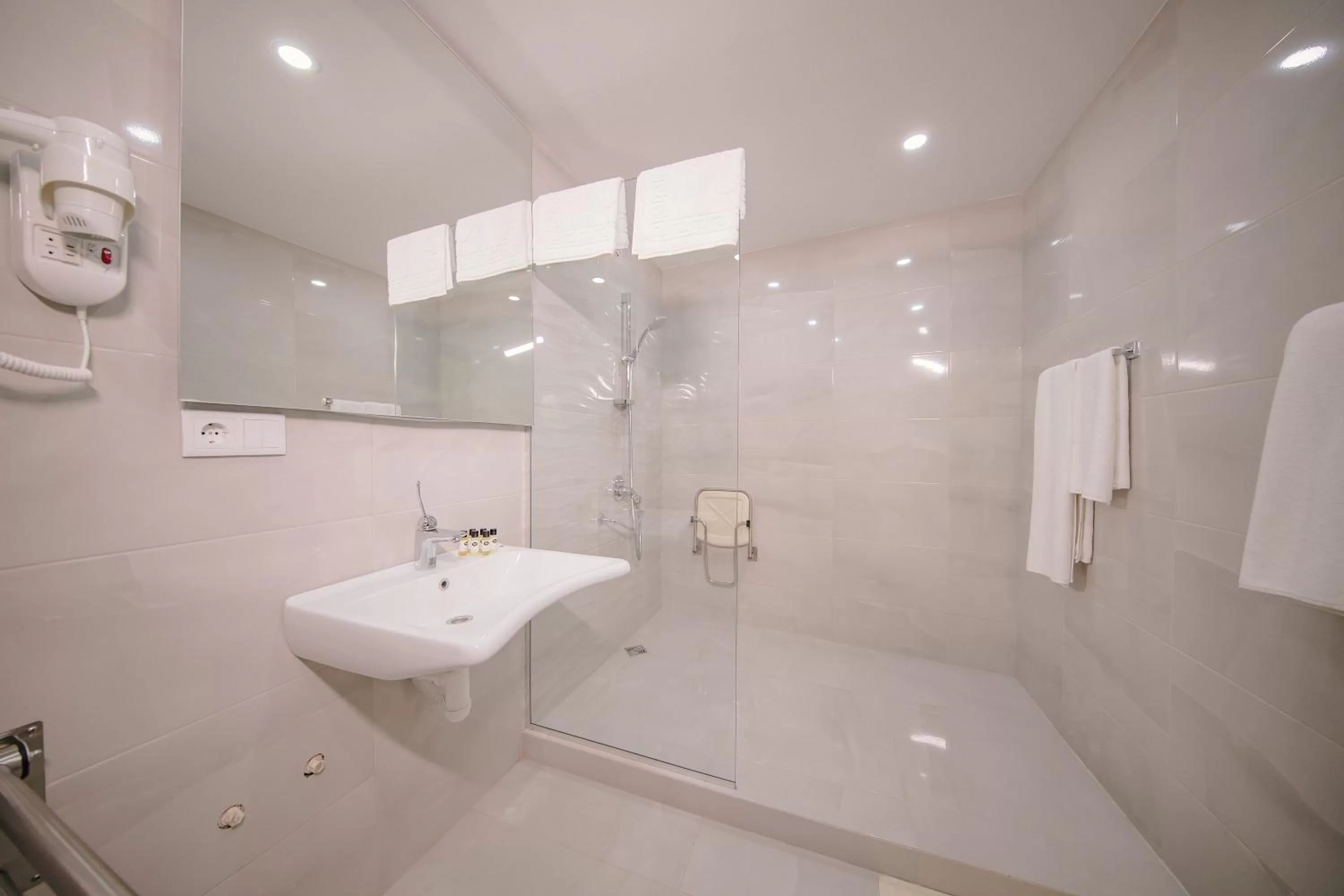 Bathroom in Orden Hotel