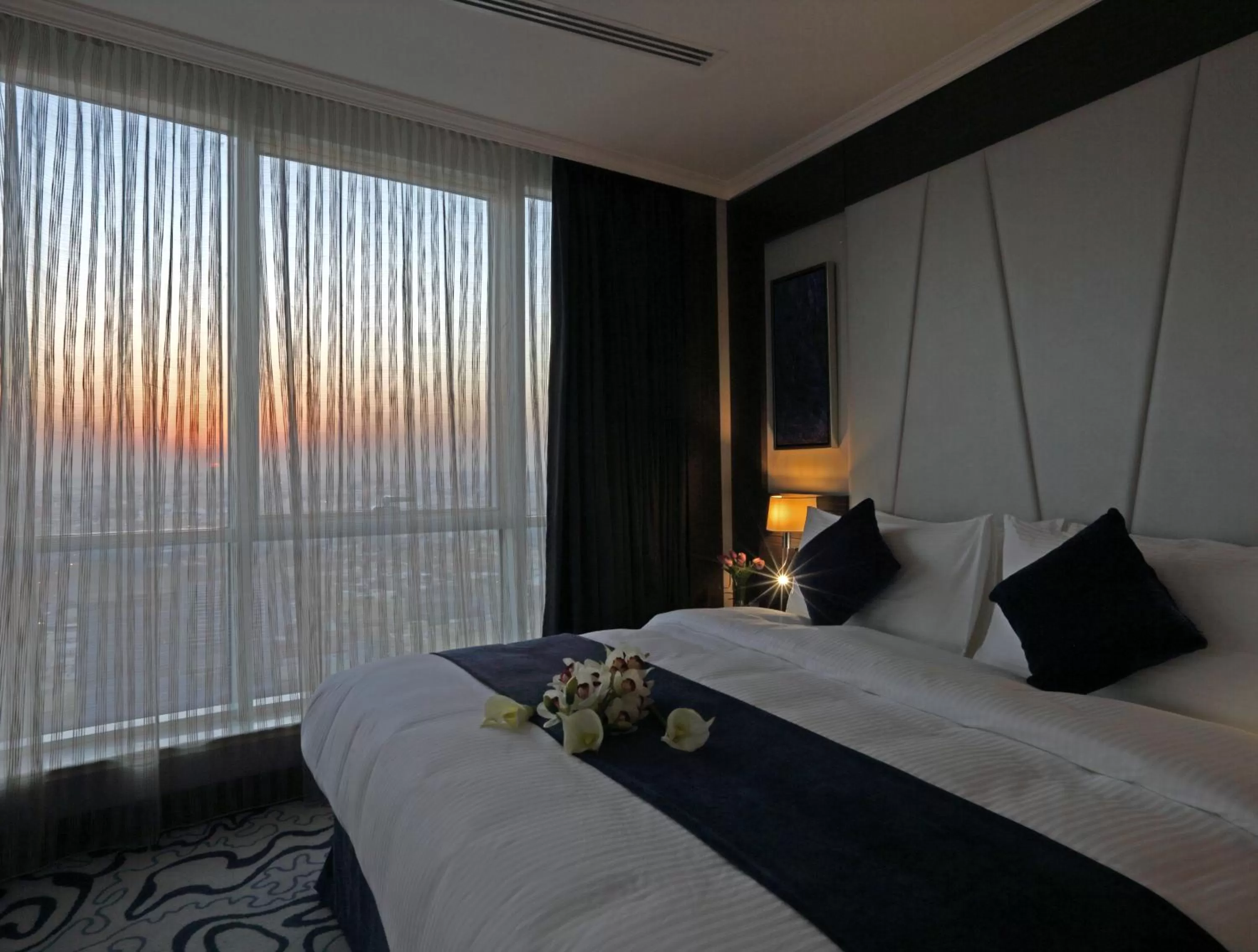 City view, Bed in Swiss Flora Royal Hotel Riyadh