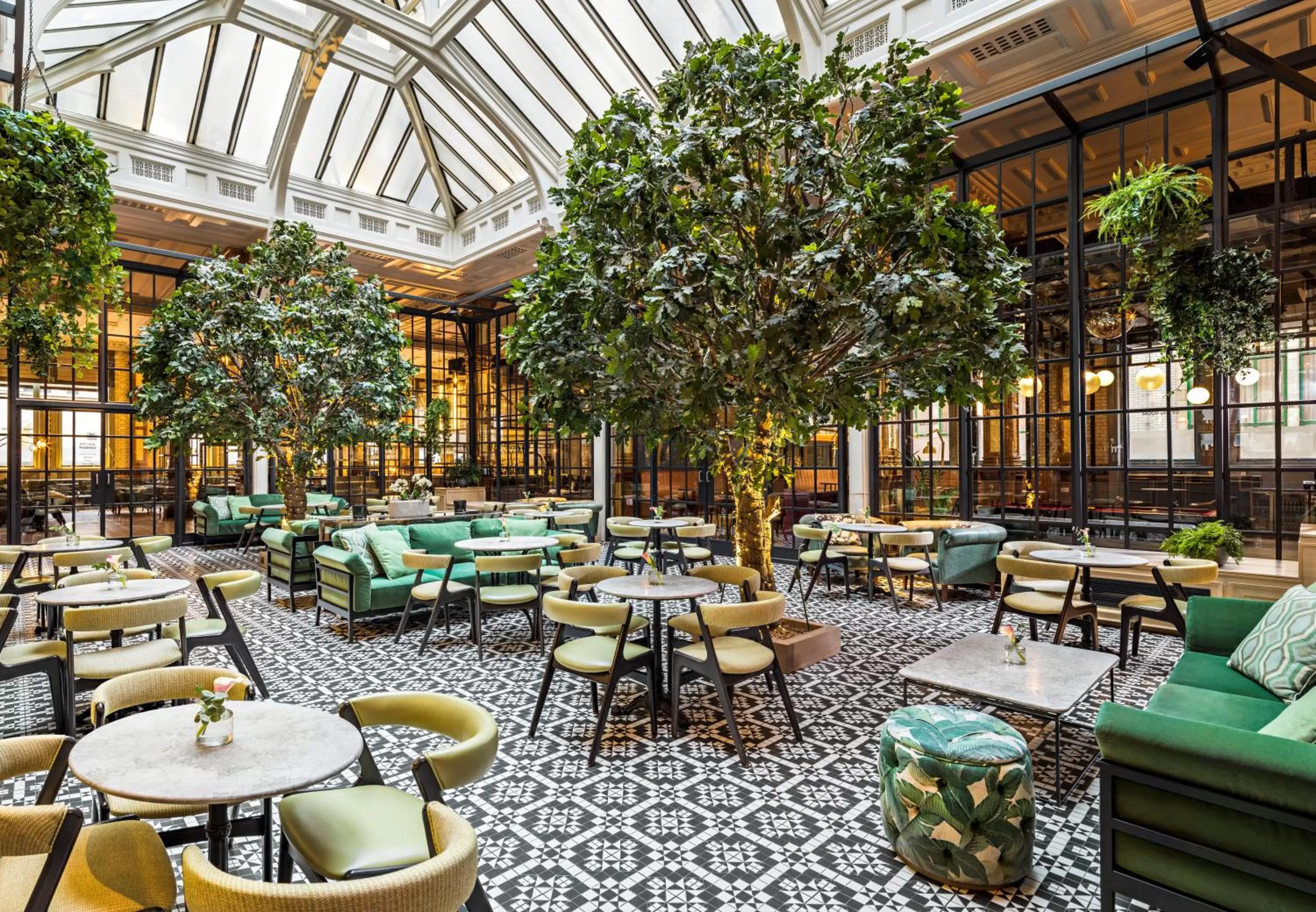 Lounge or bar in Kimpton Clocktower by IHG