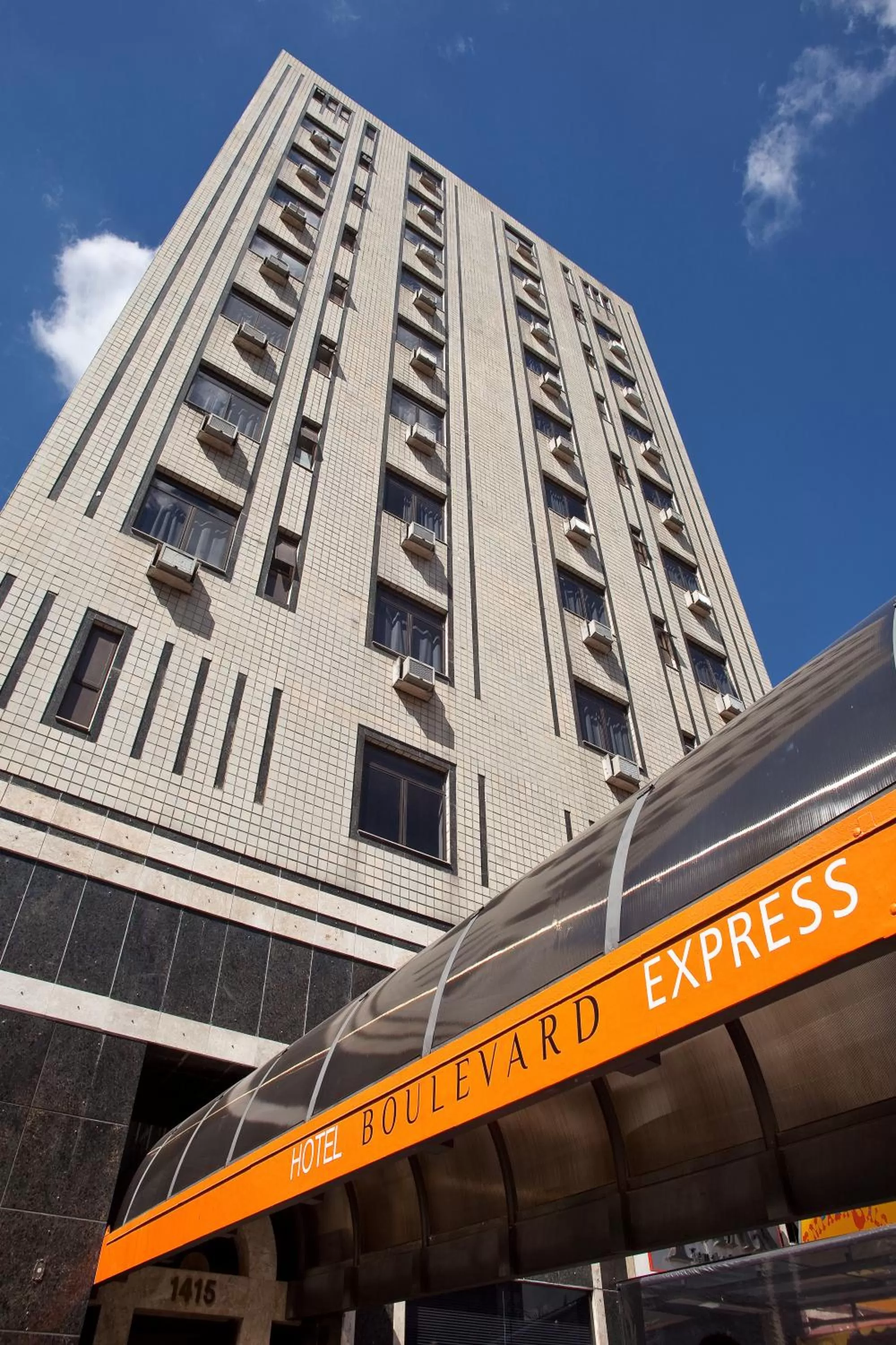 Facade/entrance in Boulevard Express