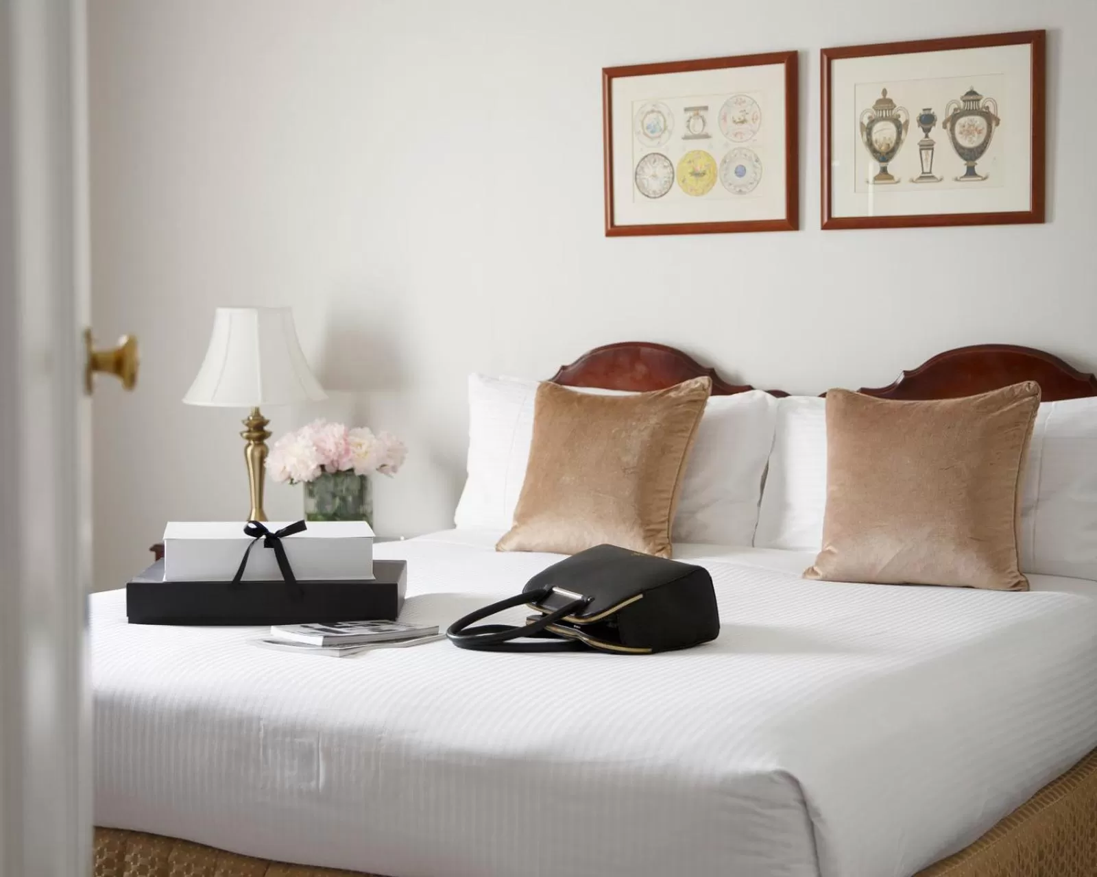 Bedroom, Bed in The Hotel Windsor