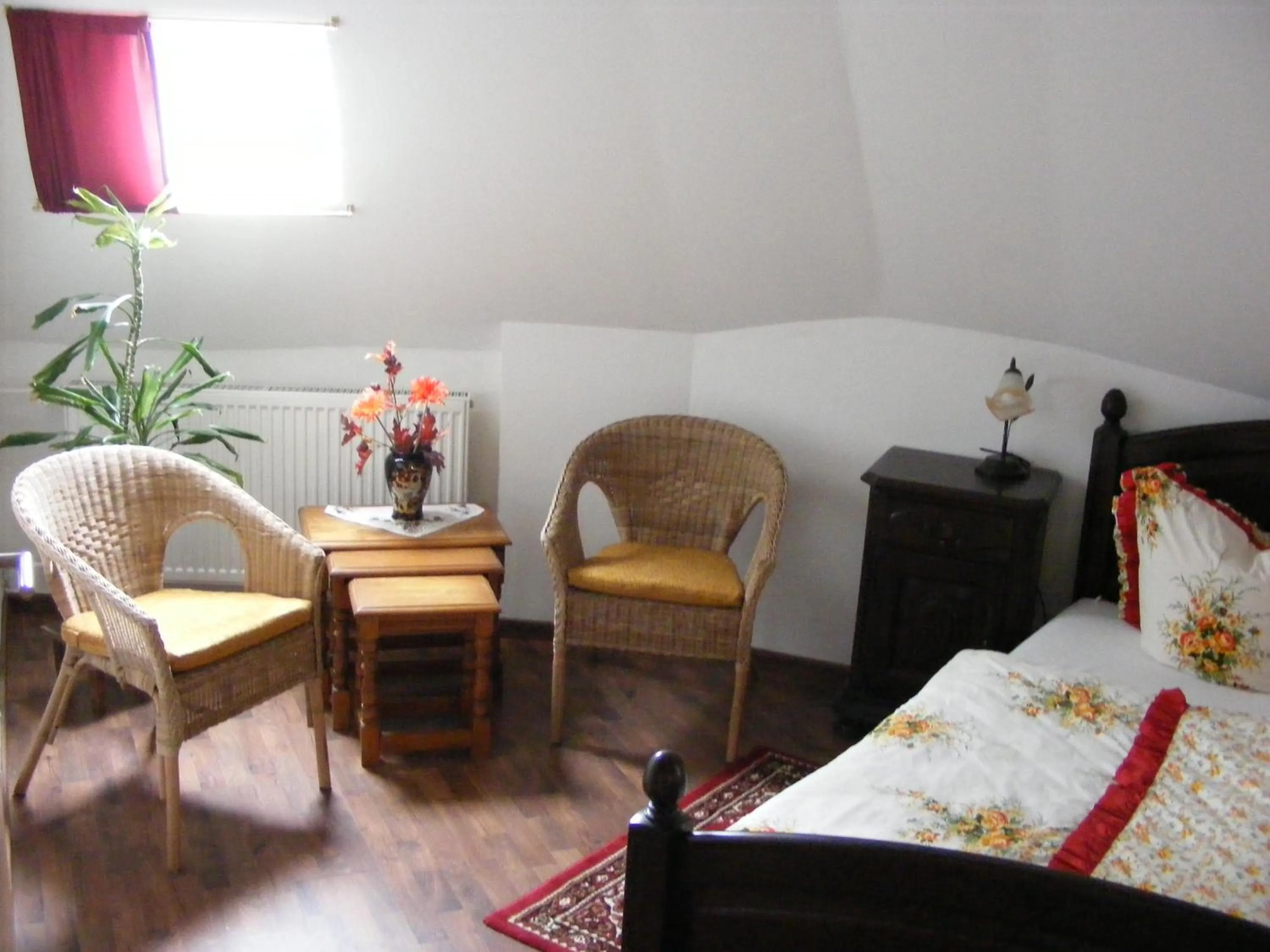 Bedroom, Bed in Zum Achten Himmel