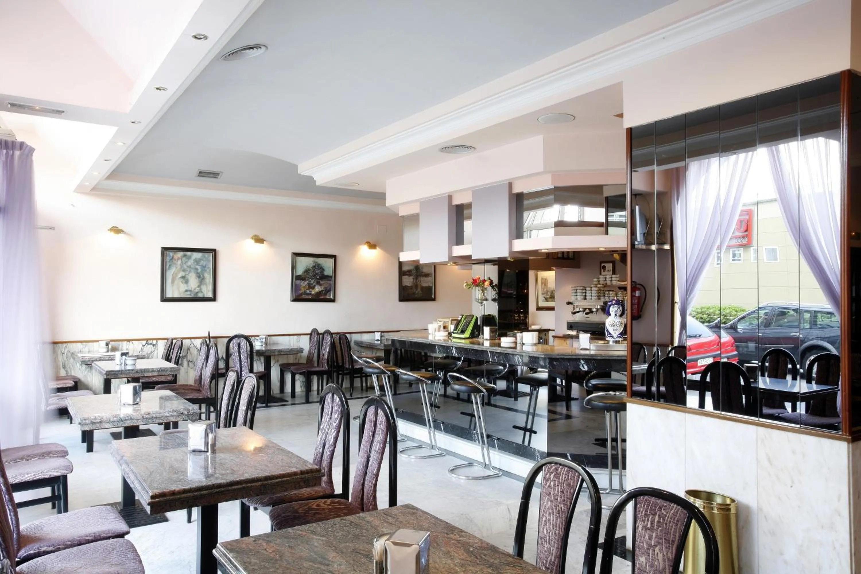 Restaurant/places to eat in Hotel Alcomar