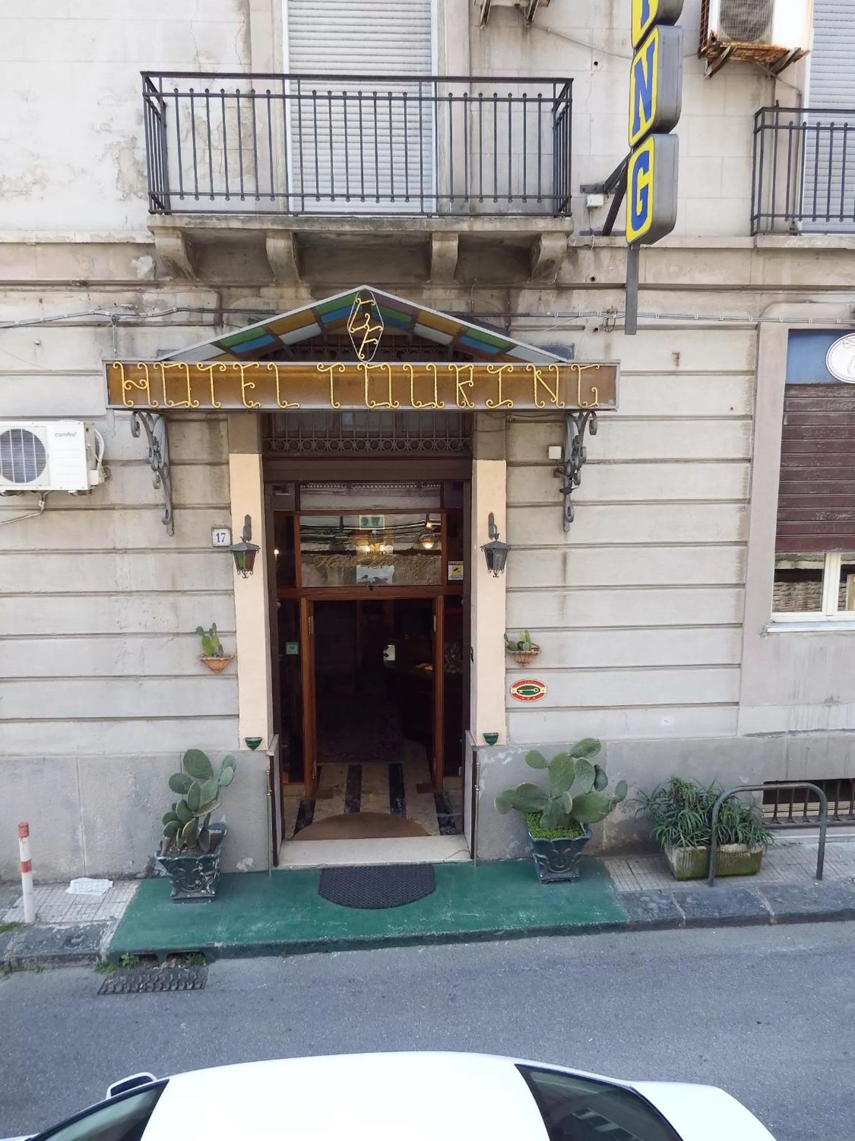 Facade/entrance in Hotel Touring