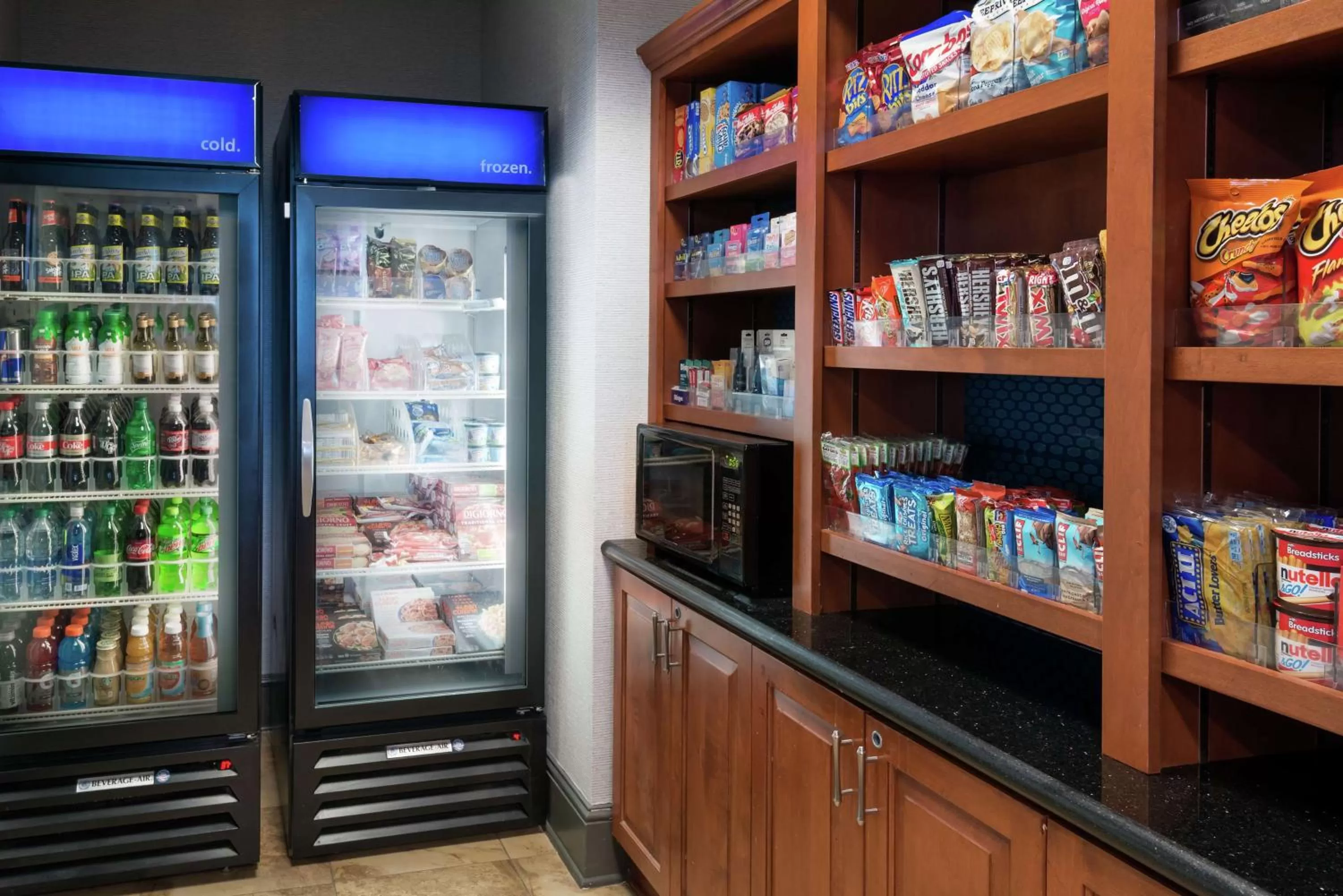 Restaurant/places to eat in Hampton Inn & Suites Orlando Airport at Gateway Village