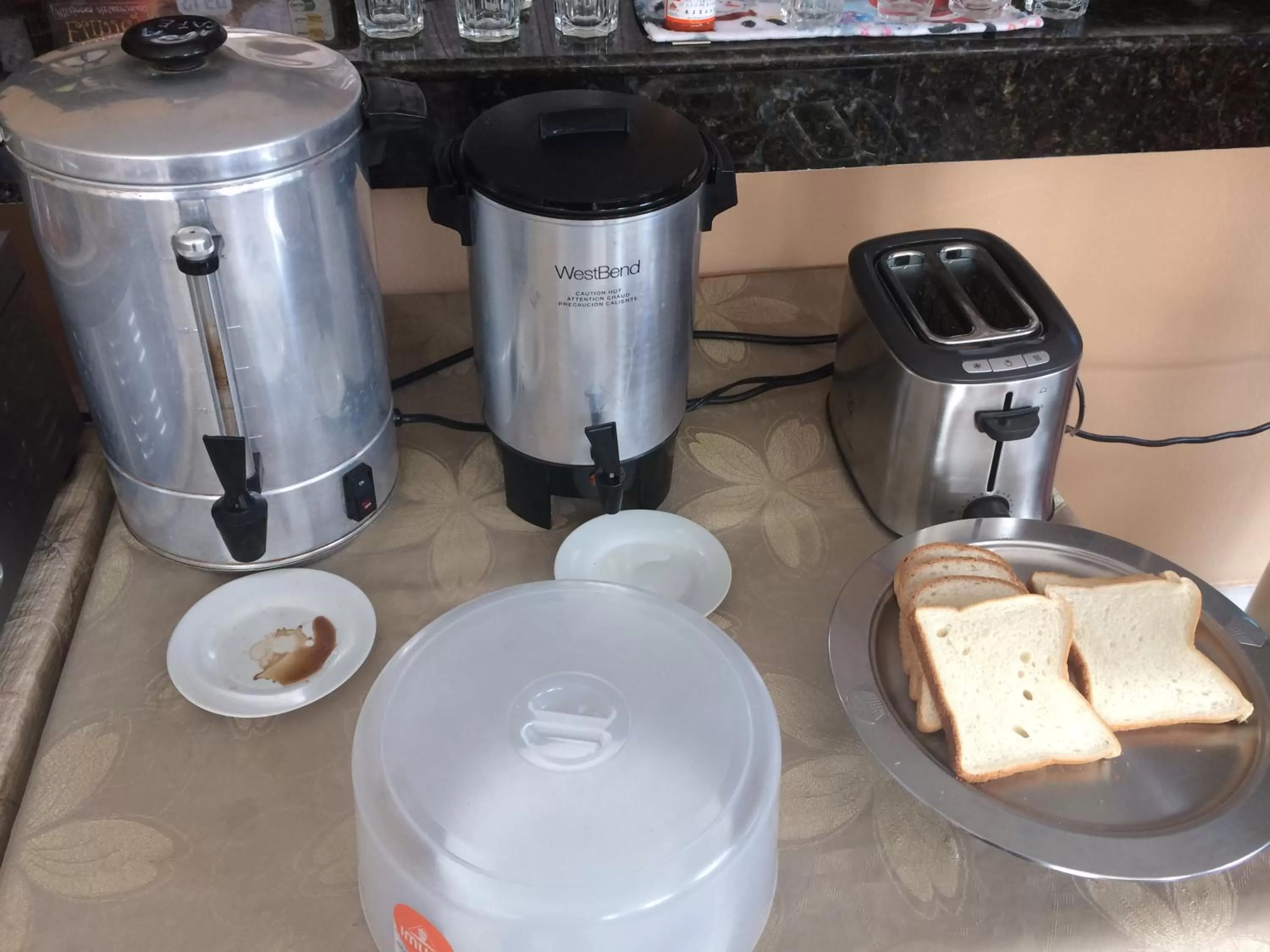 Breakfast, Coffee/Tea Facilities in Hotel Garzota Inn