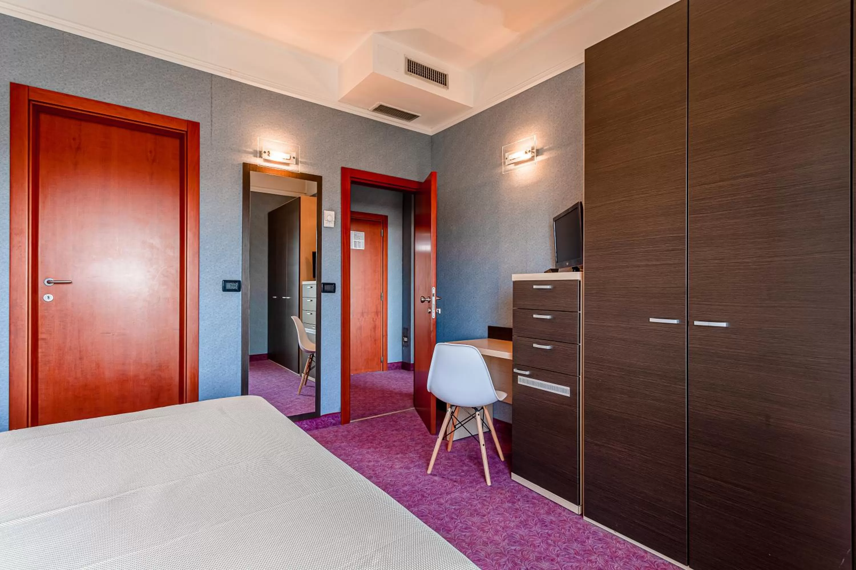 Bedroom, Bed in Residence & Suites