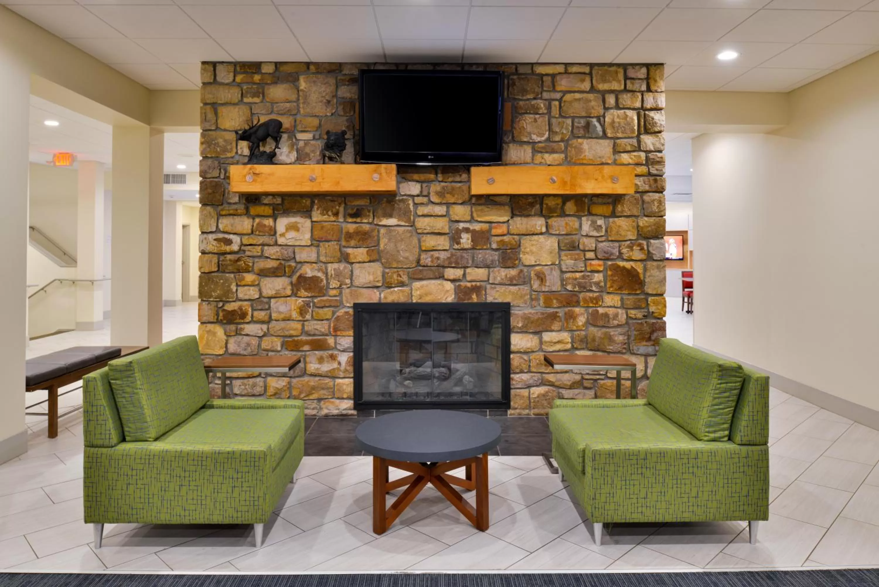 TV and multimedia in Holiday Inn Express Blowing Rock South by IHG