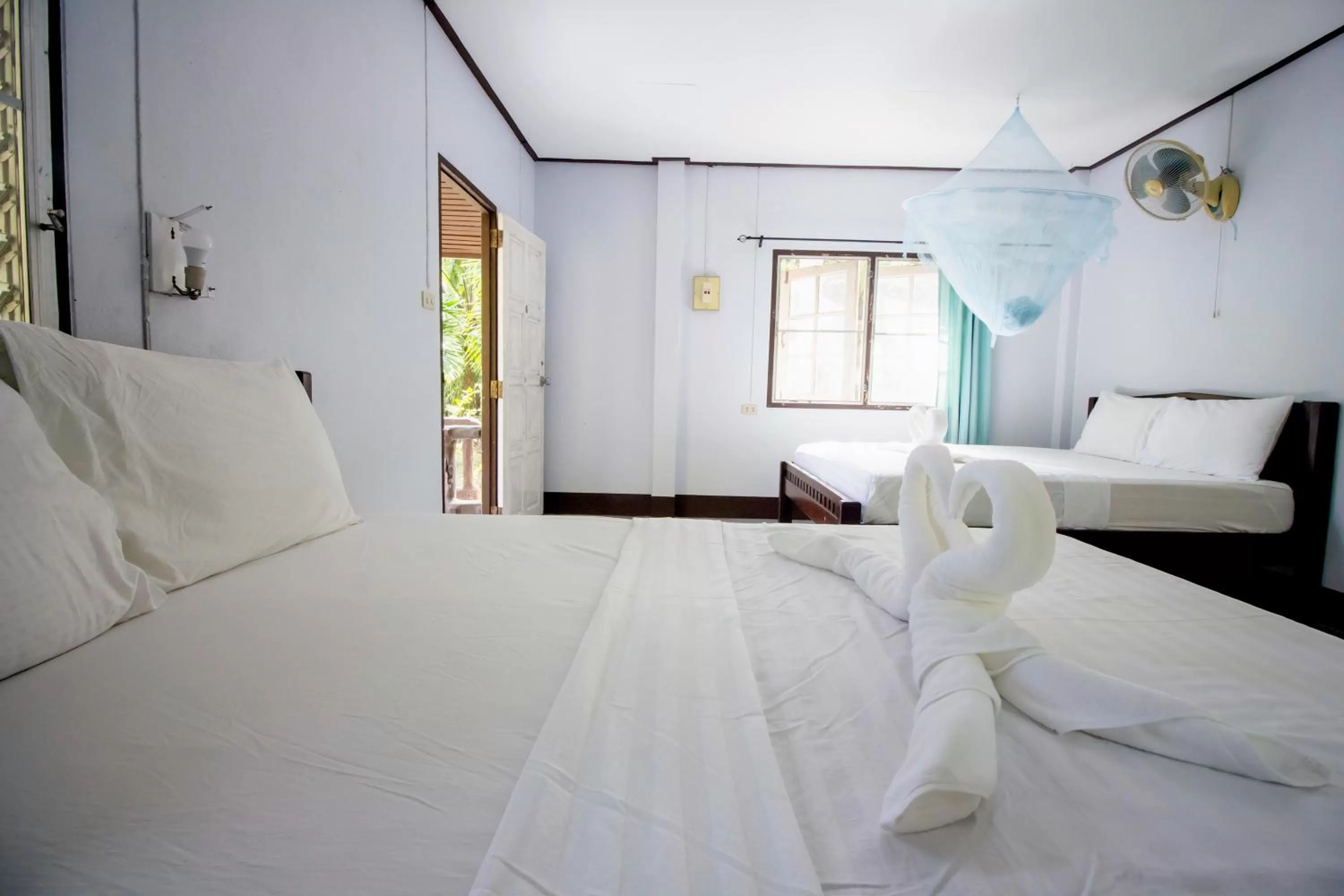 Bed in Khao Sok Palmview Resort